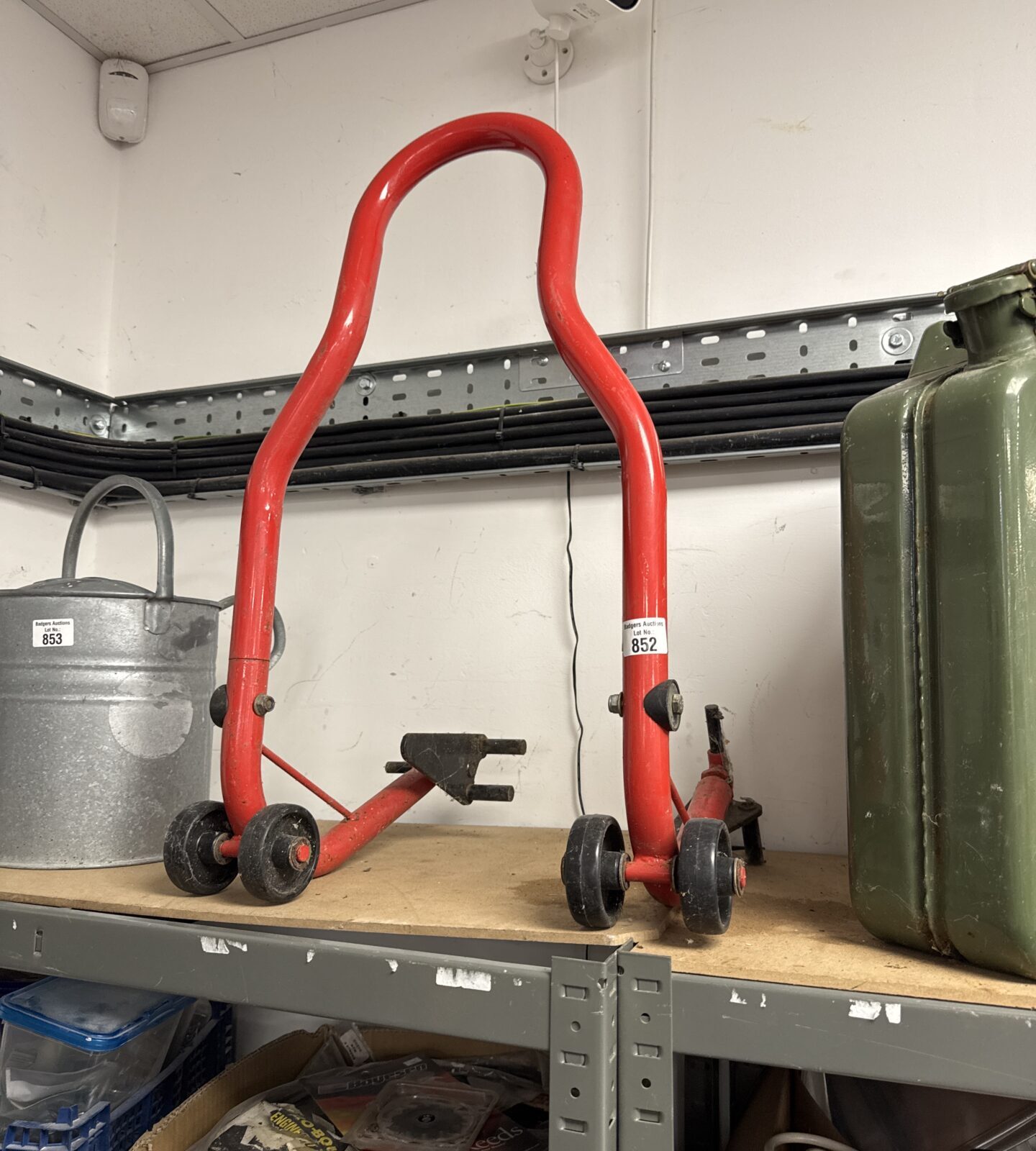 Motorcycle lift stand