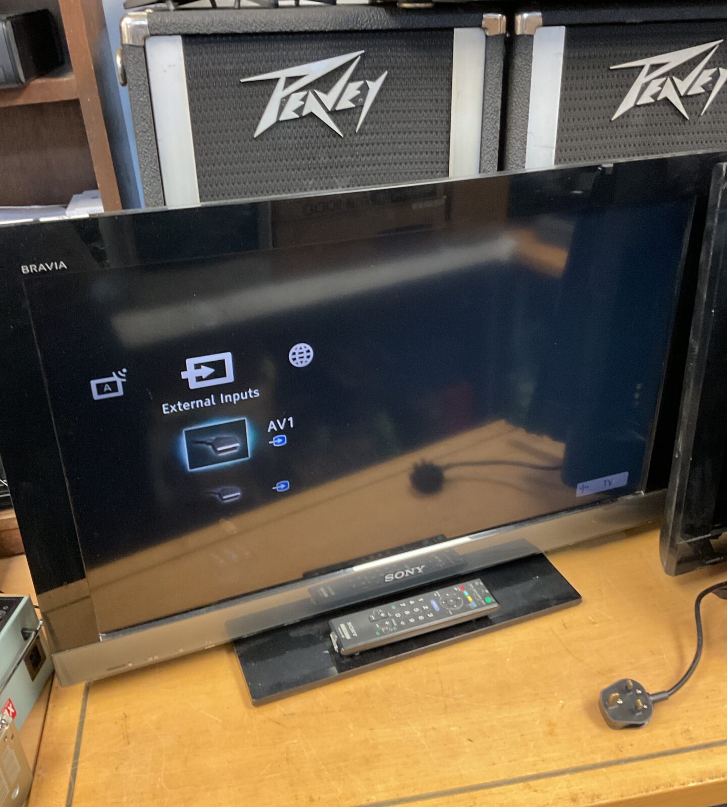 Sony bravia 32” hd tv working with remote
