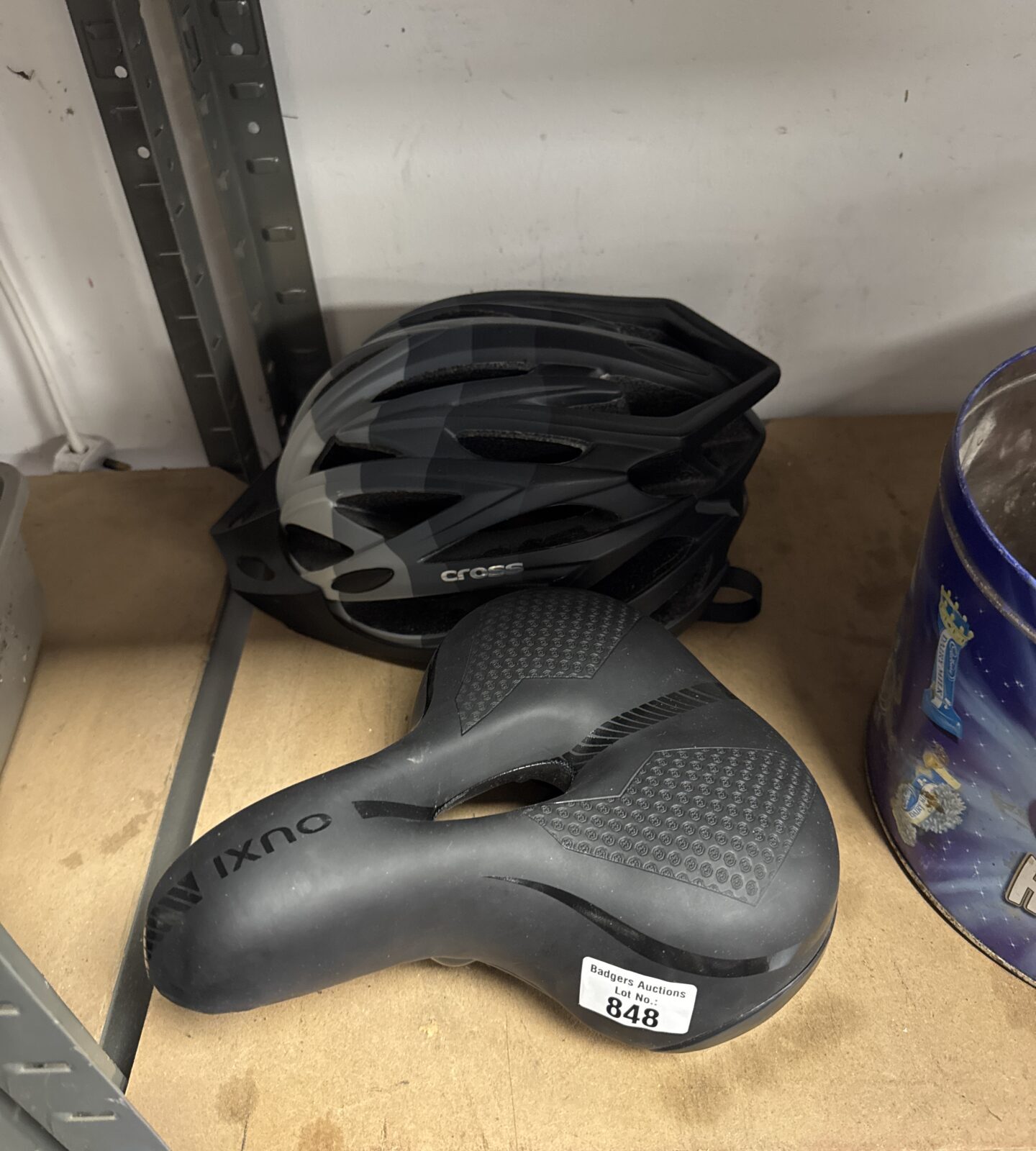 Ouxi gel padded bicycle saddle with cross helmet