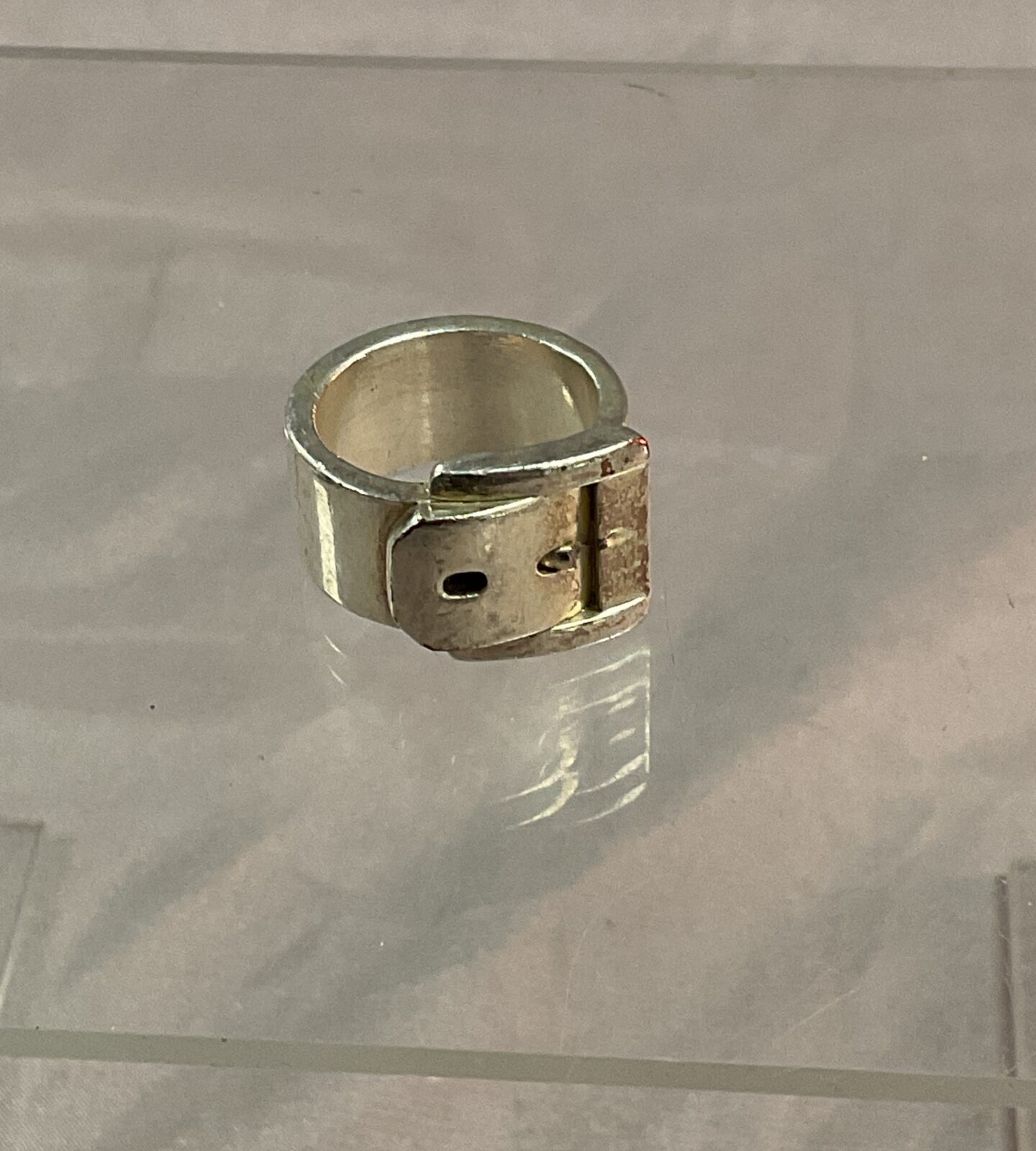 Vintage buckle ring size P