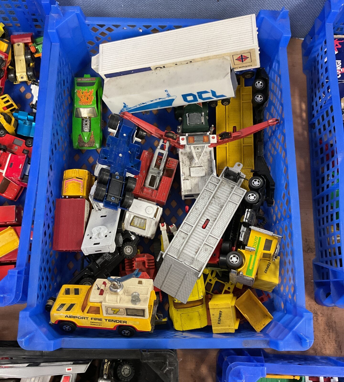 Tray pf mixed vintage diecast models inc matchbox
