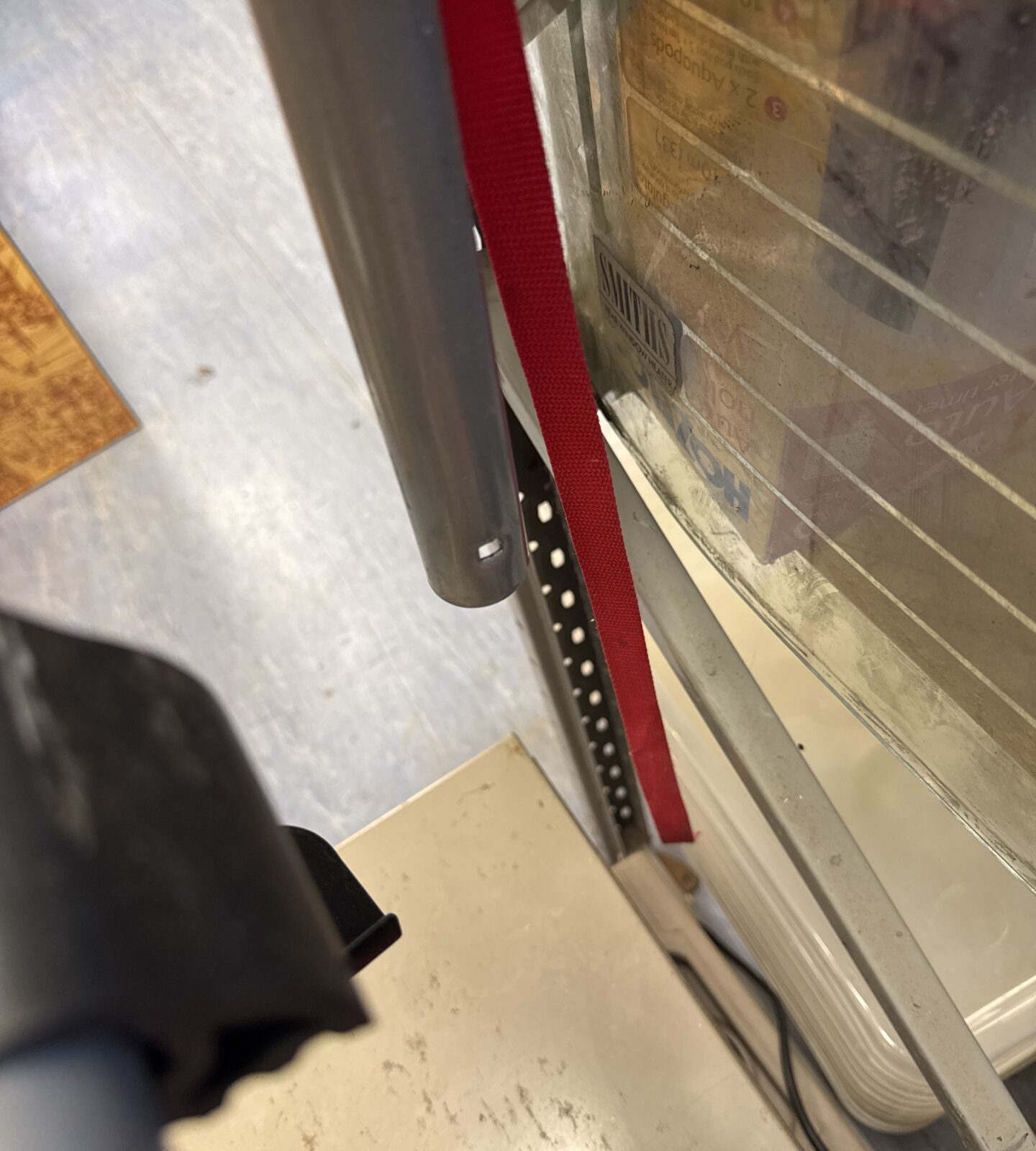 Exodus car bicycle rack - missing one leg - Image 2