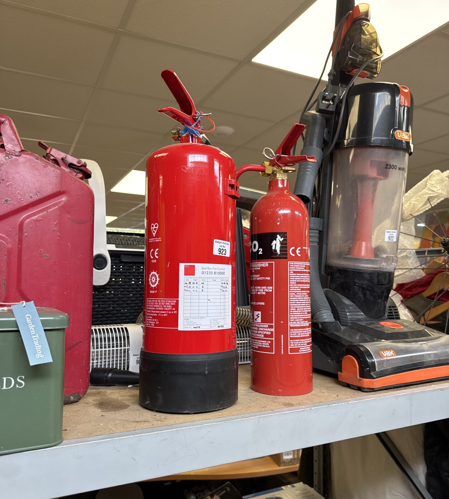 Co2 & powder fire extinguishers