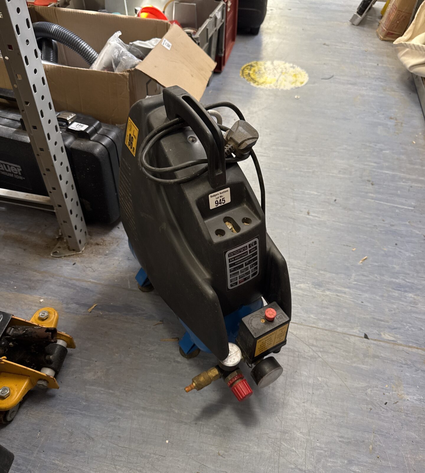 Powerbase portable compressor - powers on