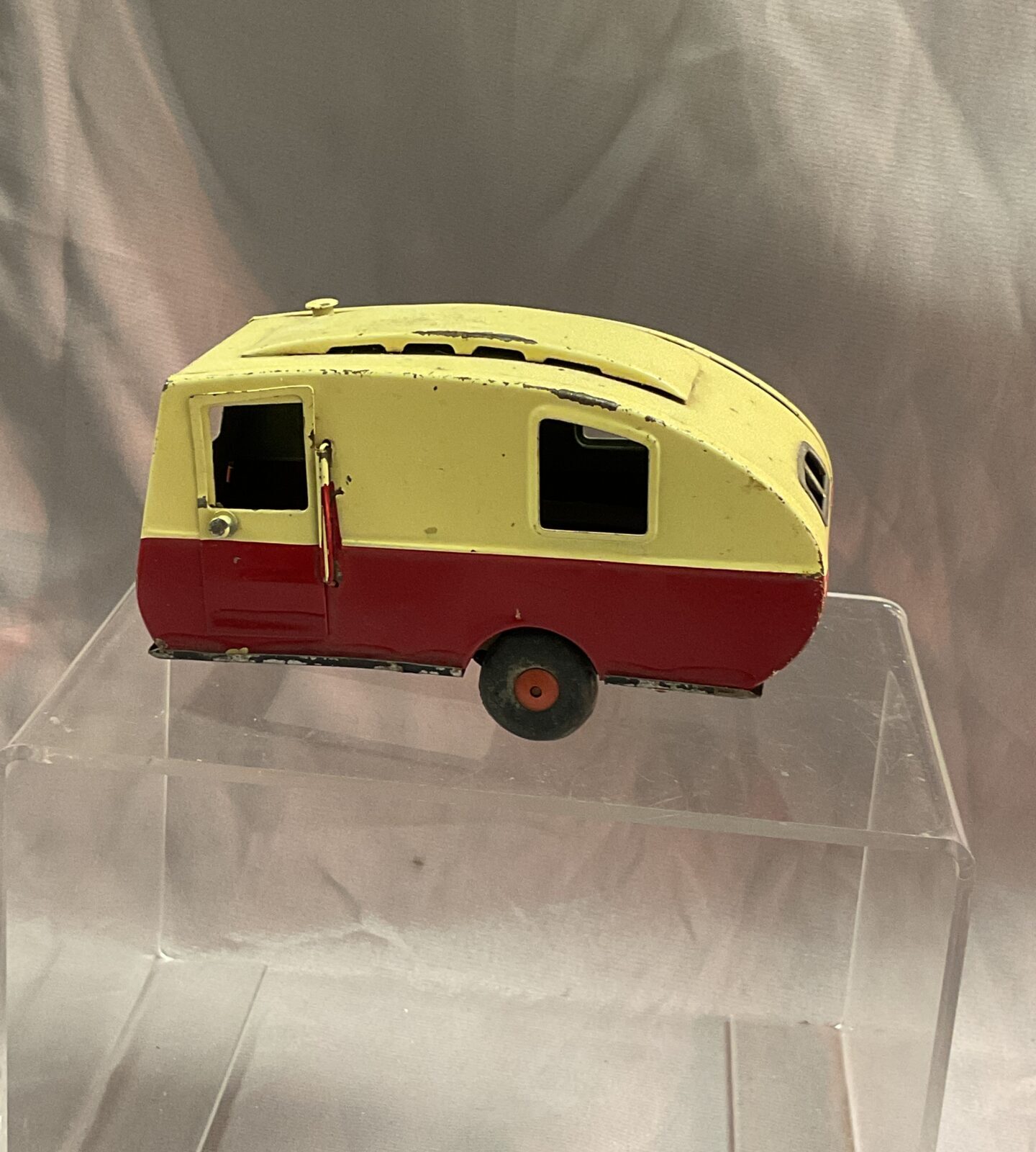 Triang Minic toys tin plate caravan