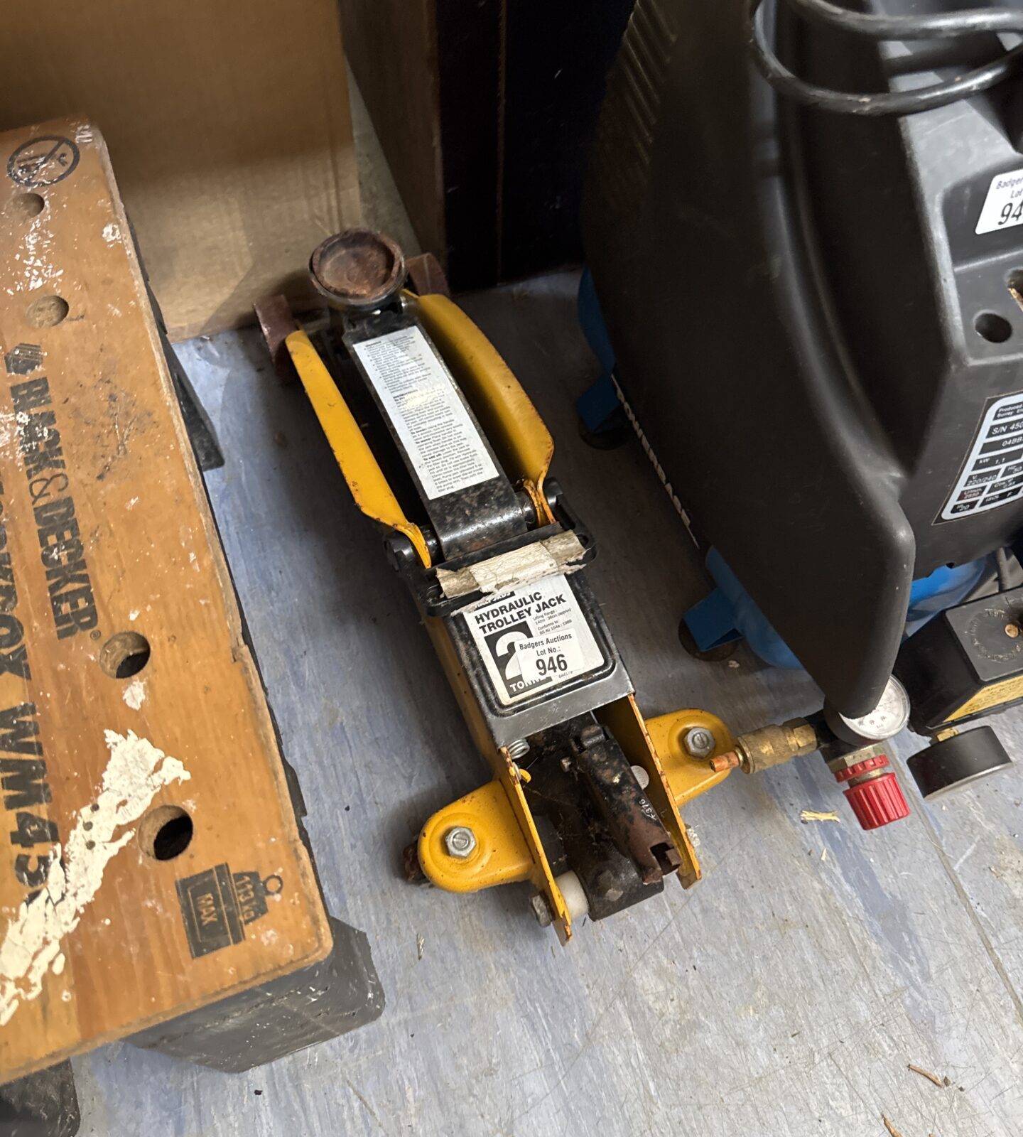 Halfords 2 ton trolley jack - missing pole