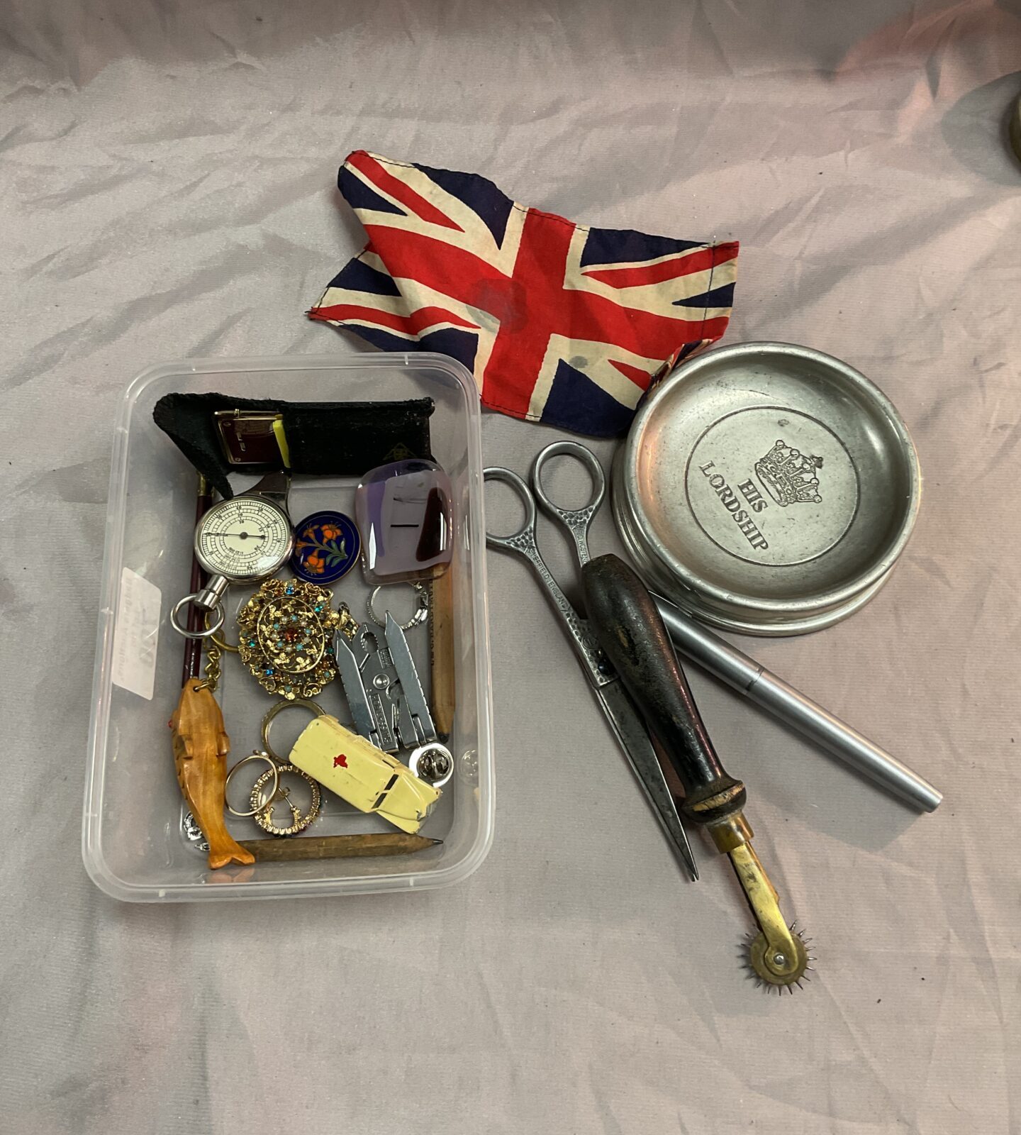 Tray assorted inc flag his lordship tray and jewellery