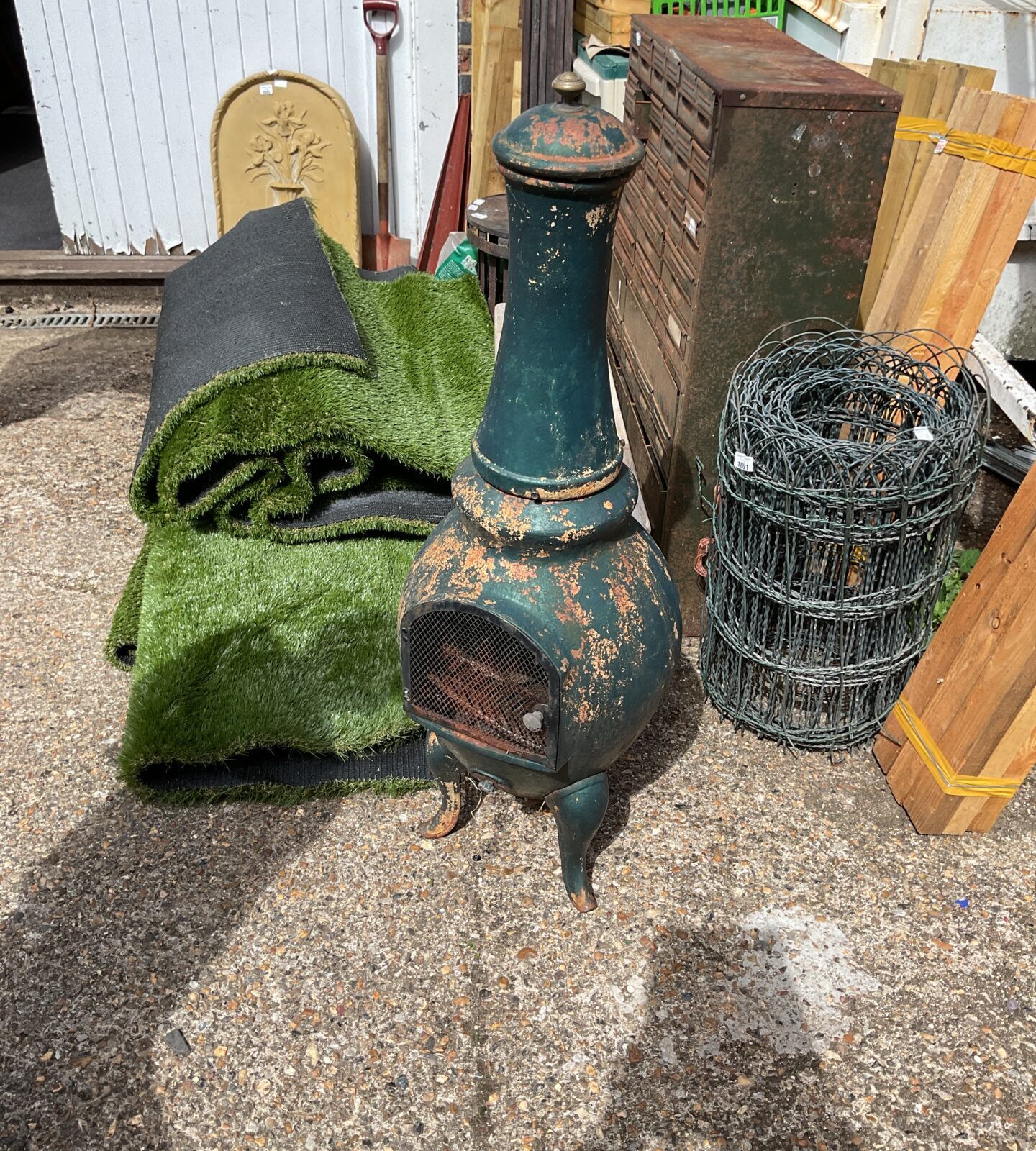 Garden log burner chimnea
