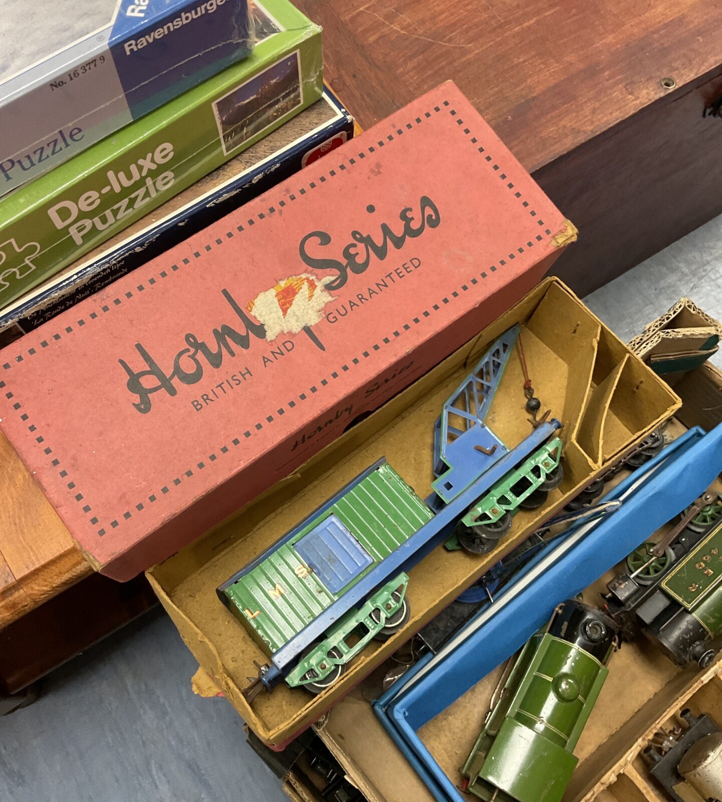 collection of six boxes of Vintage O gauge train sets with trains and rolling stock. - Image 5