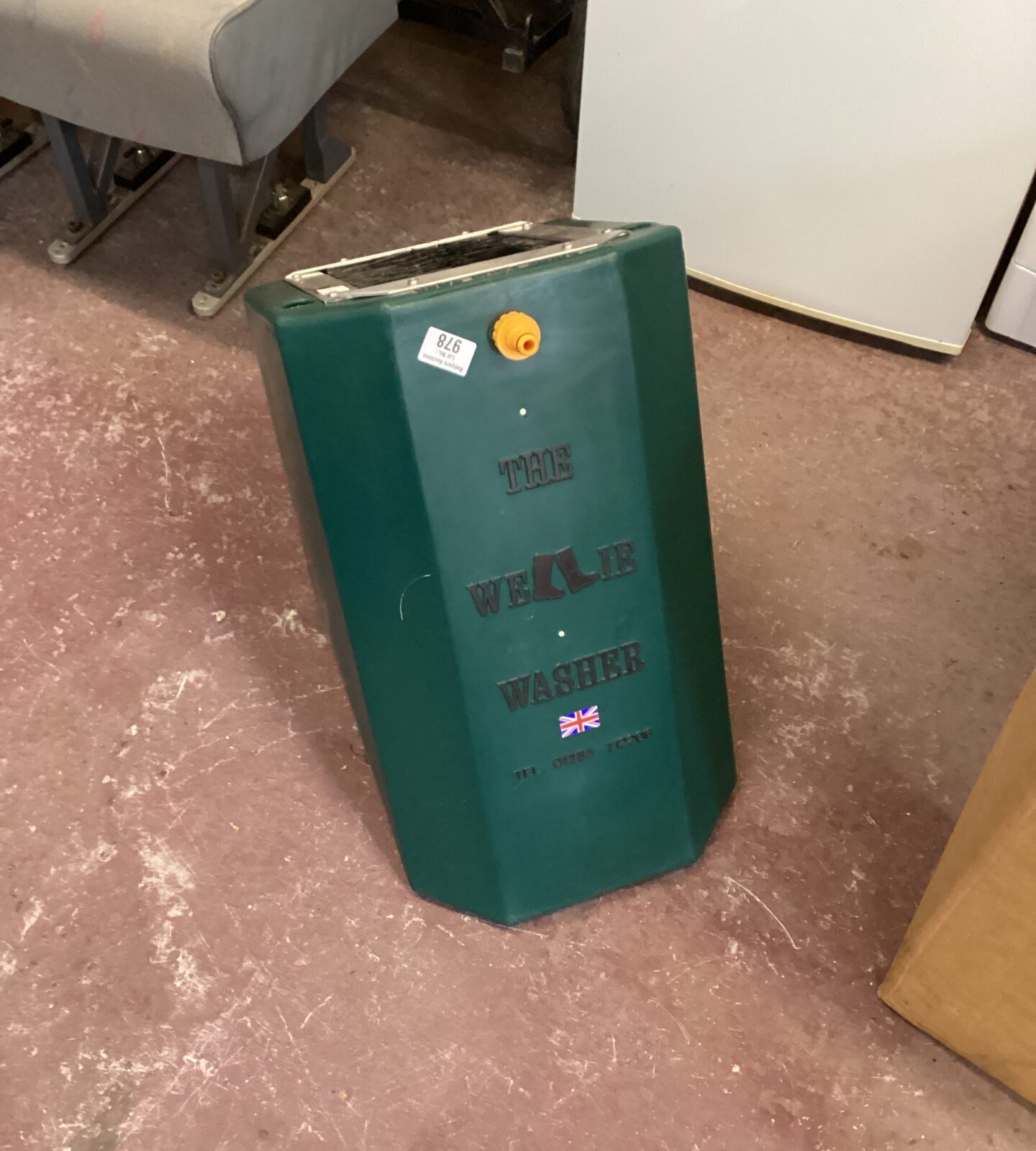 Wellie washer device