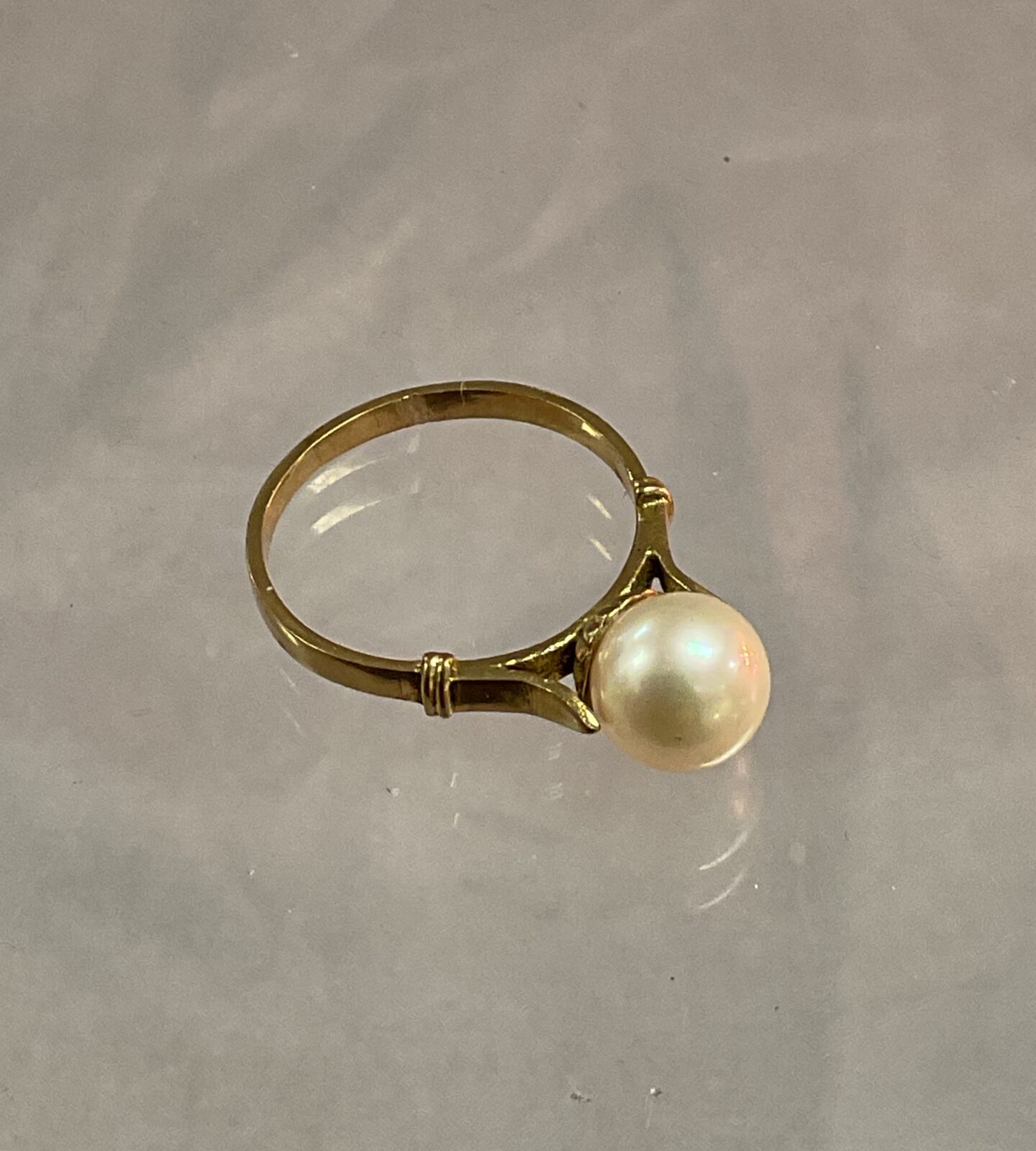 9ct yellow gold pearl ring 2.84g gross