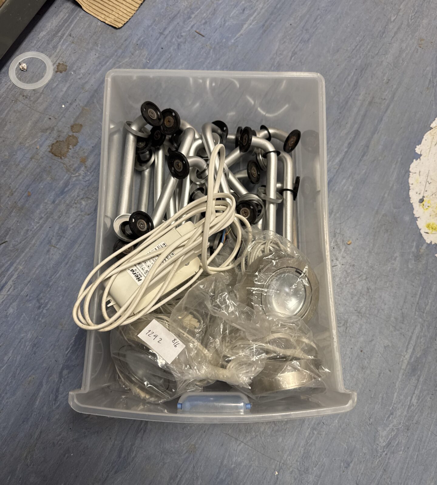 Quantity of brushed steel effect door/drawer handles with six hera spot lamps with one ballast