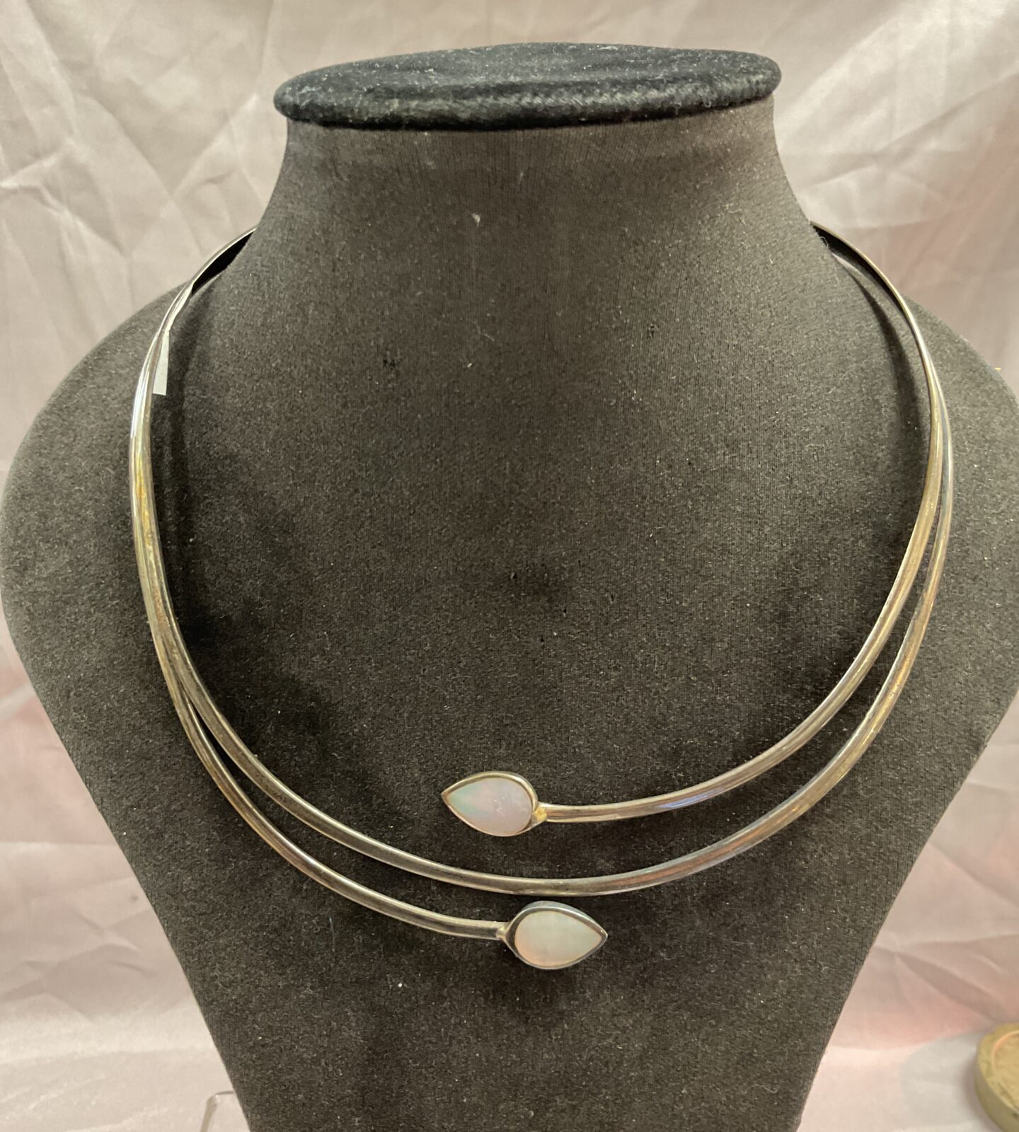 Sterling silver and mother of pearl teardrop choker neclace