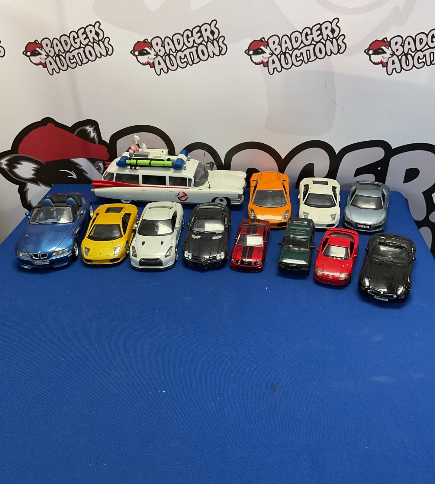 Box of mixed diecast models inc maisto