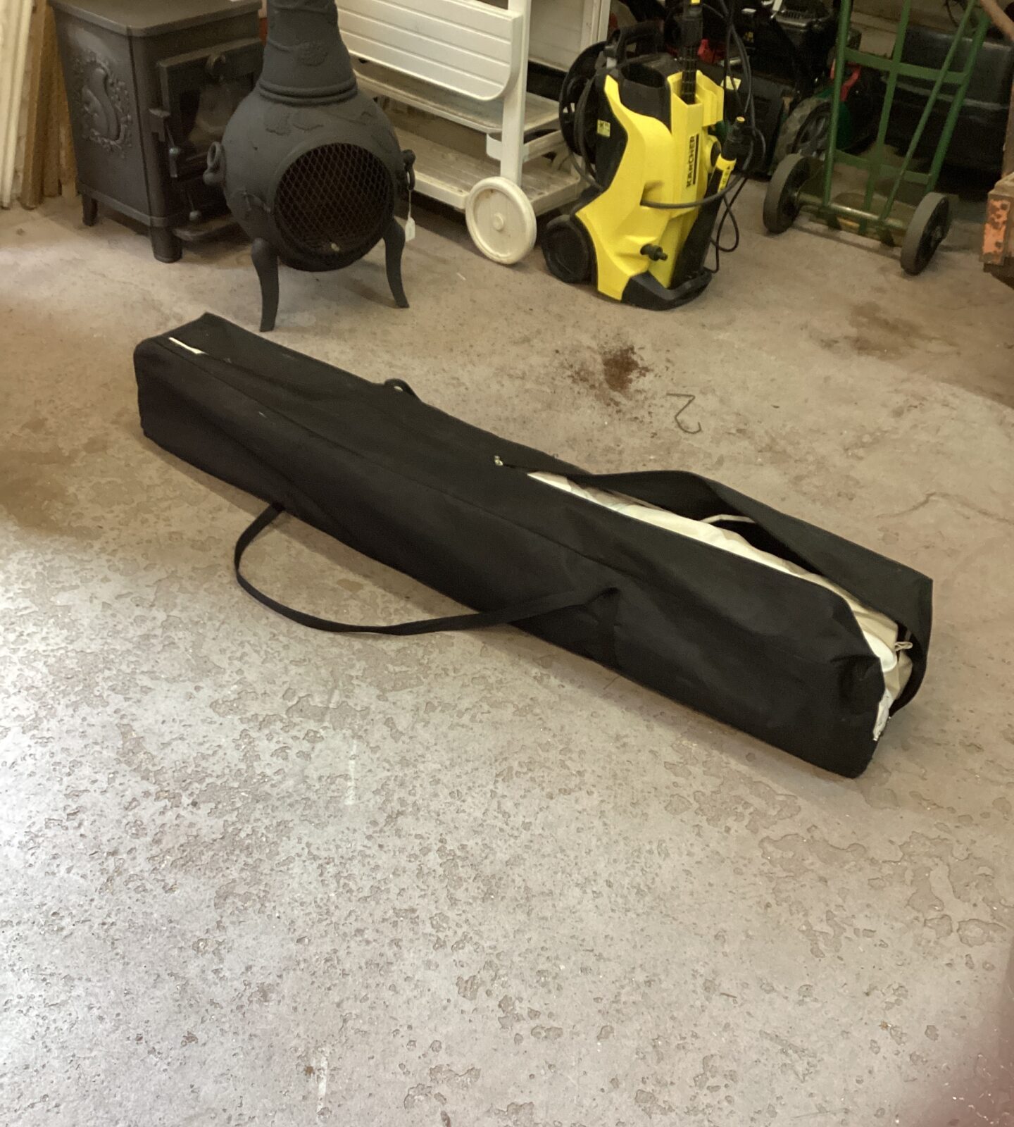 Telescopic Gazebo in case