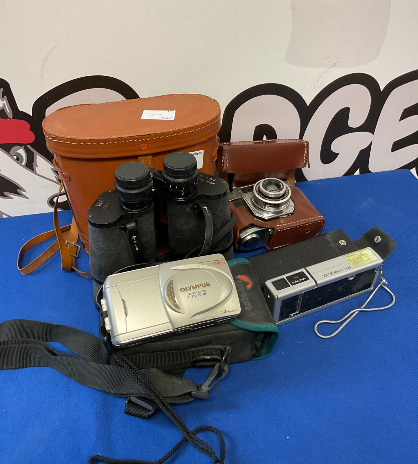 Selection of cameras & binoculars inc Olympus