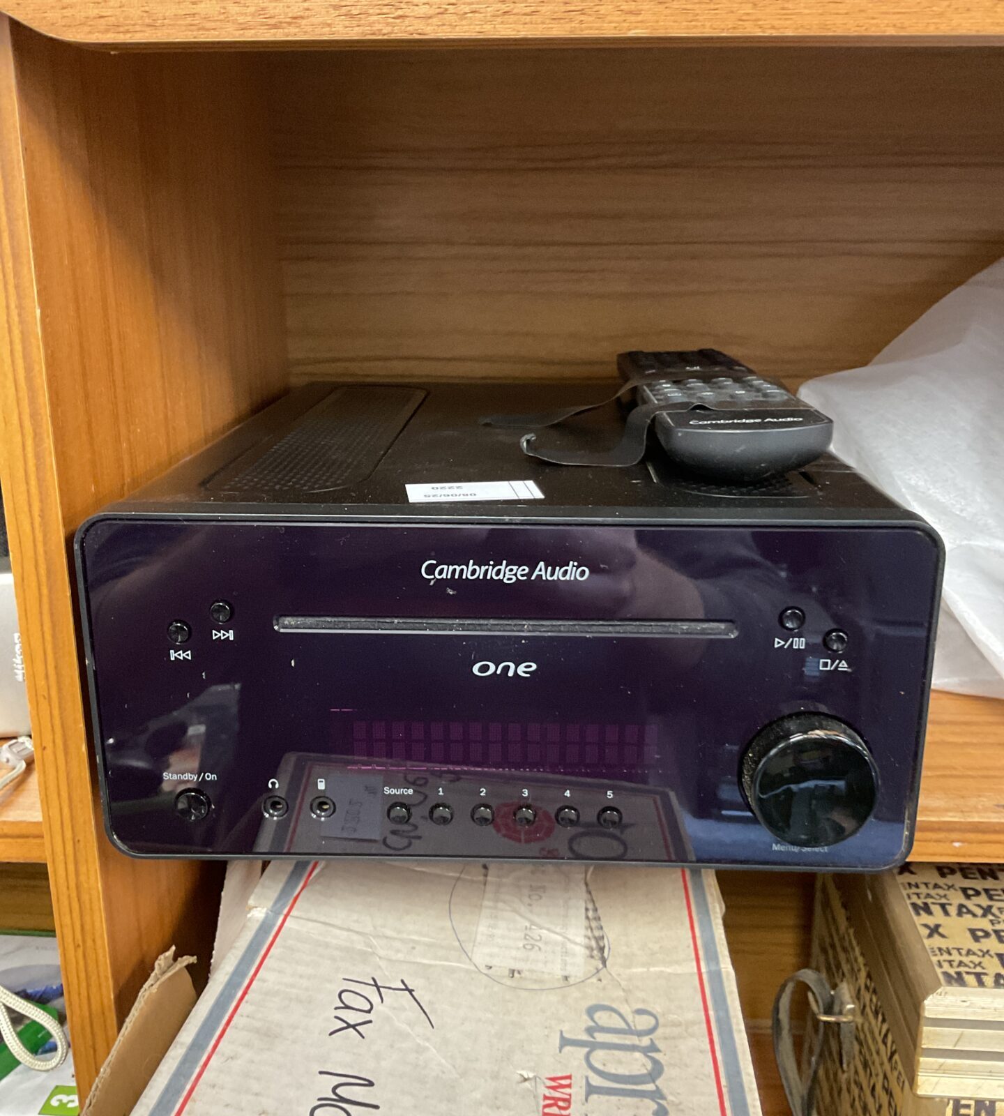 Cambridge audio one cd hifi with remote