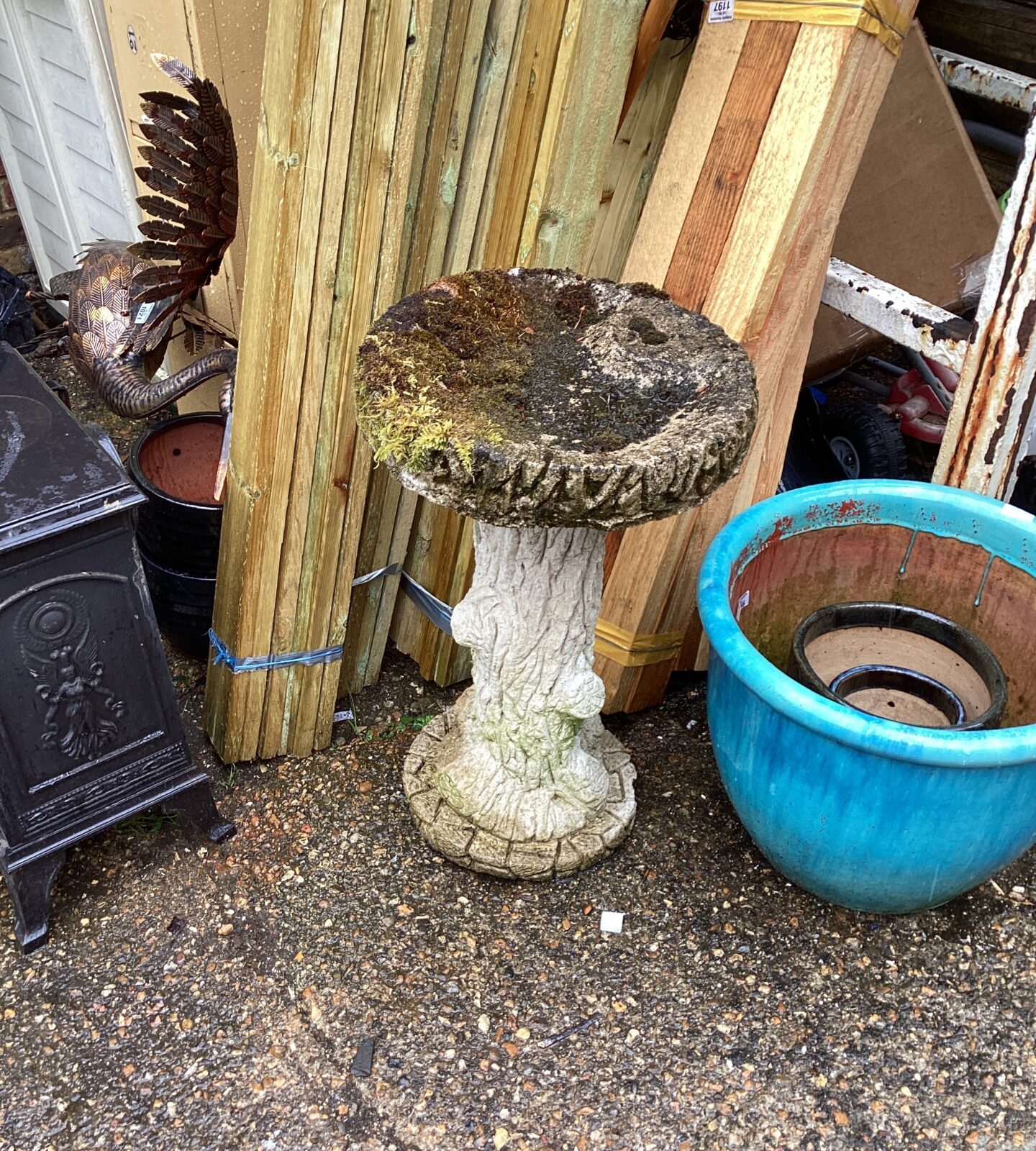 Stone effect garden bird bath