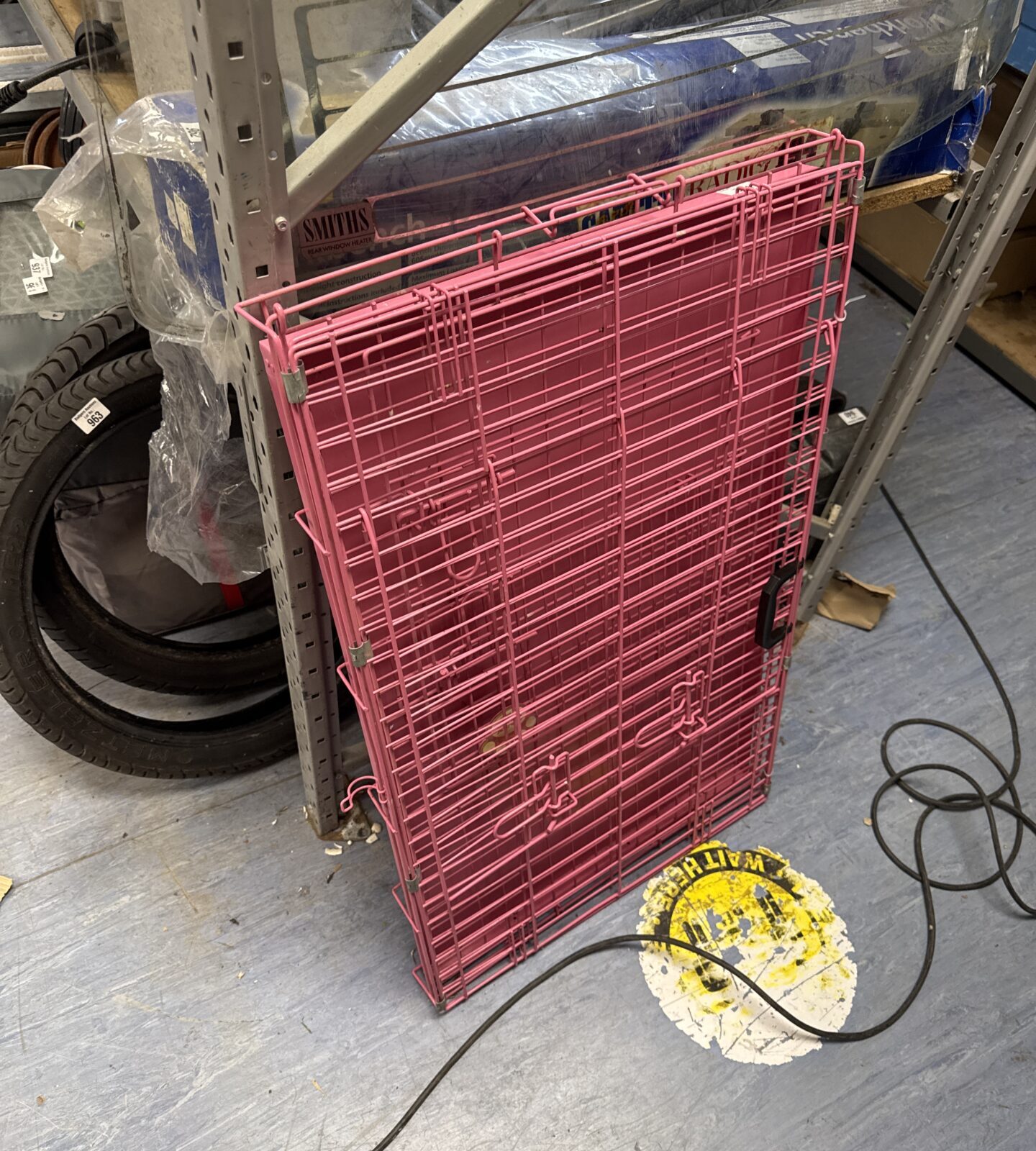 Cozy pet pink medium sized pet crate