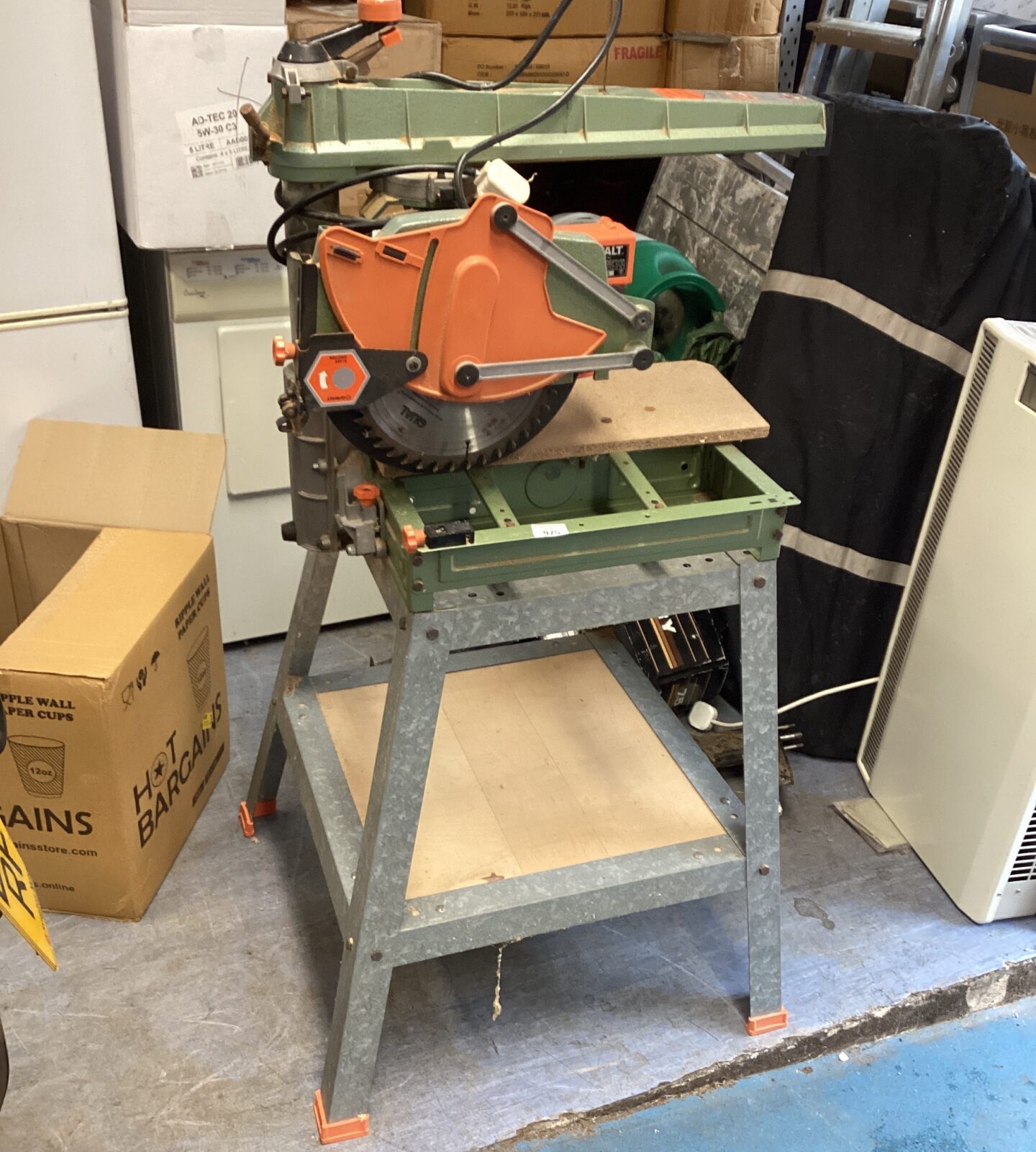 De walt Bench mounted circular saw