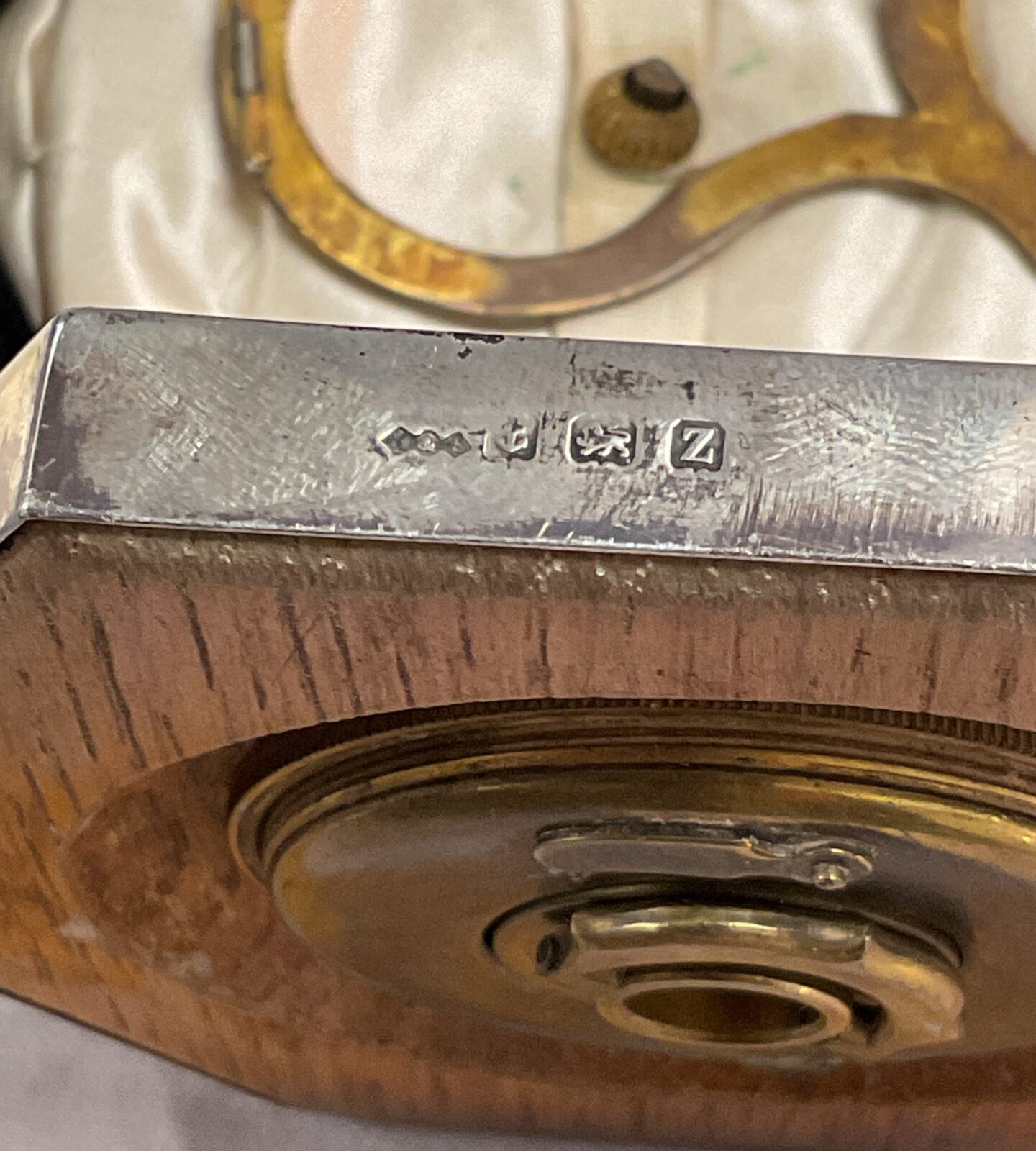 Hallmarked Silver Hexagon Desk / Travel clock in original case needs attention - Image 2