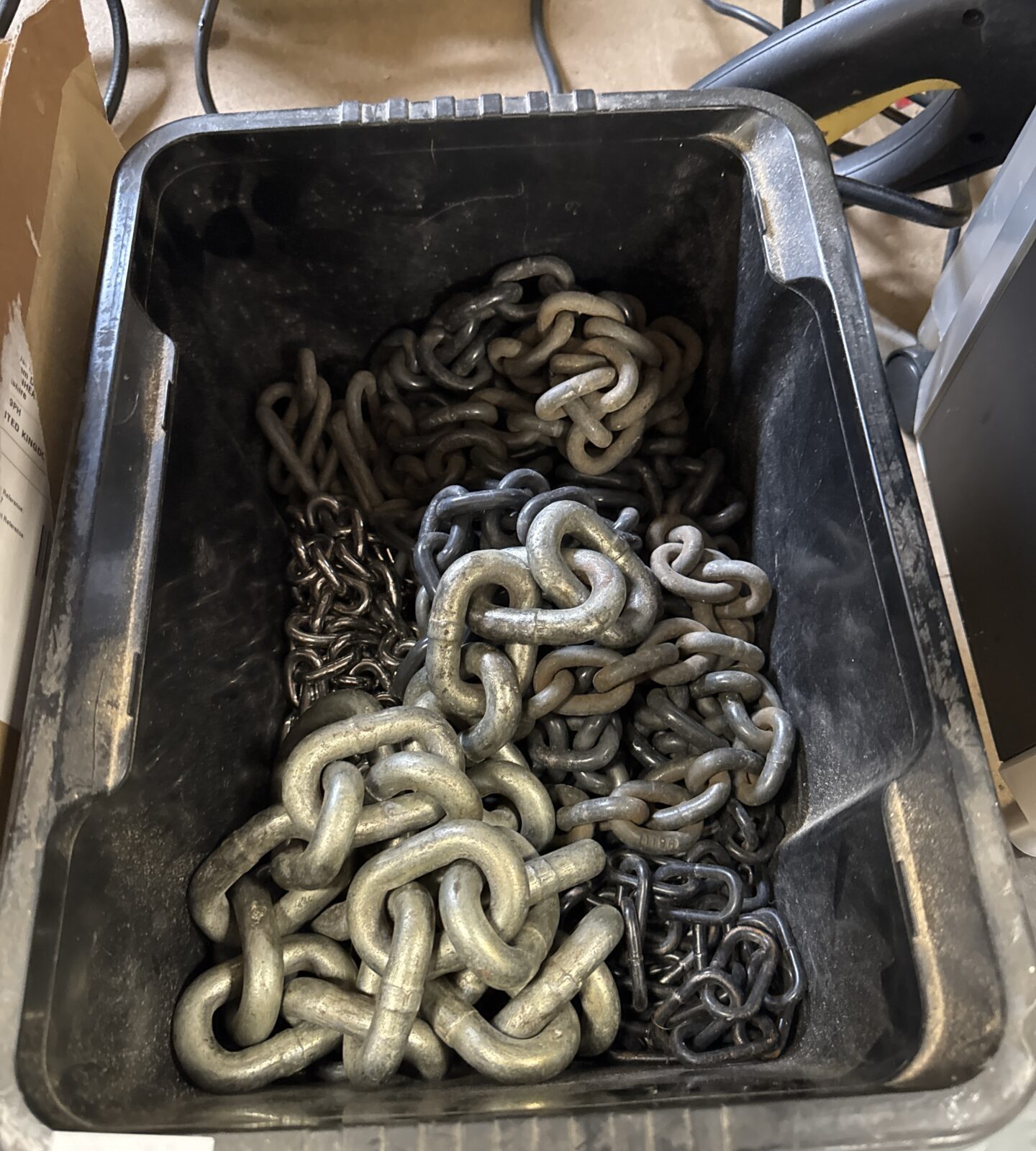 Small tub of assorted chain lengths