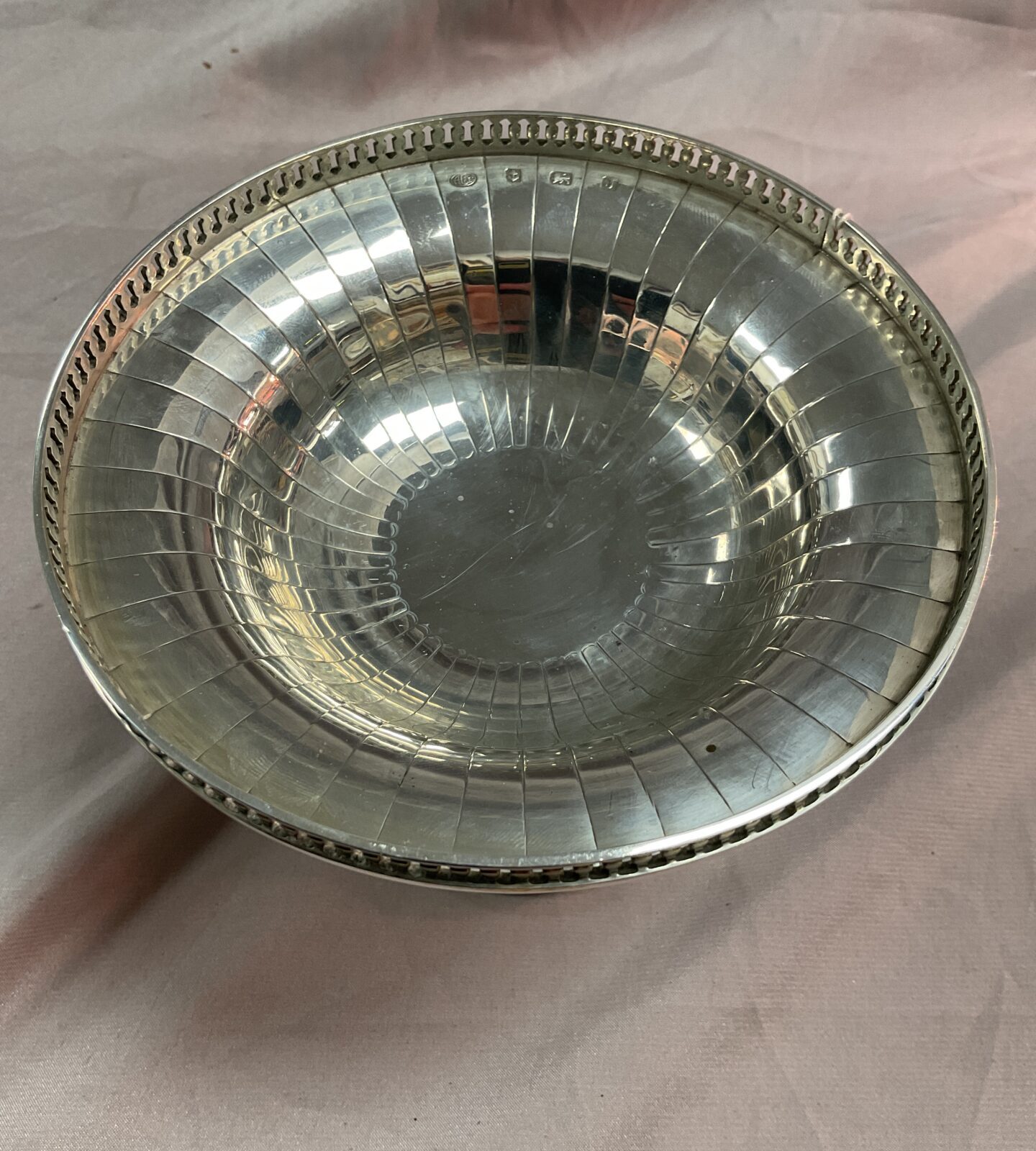 Alexander Clark& Co hallmarked  Sterling silvercomport 1933 5.5" Dia 5.2oz - Image 2