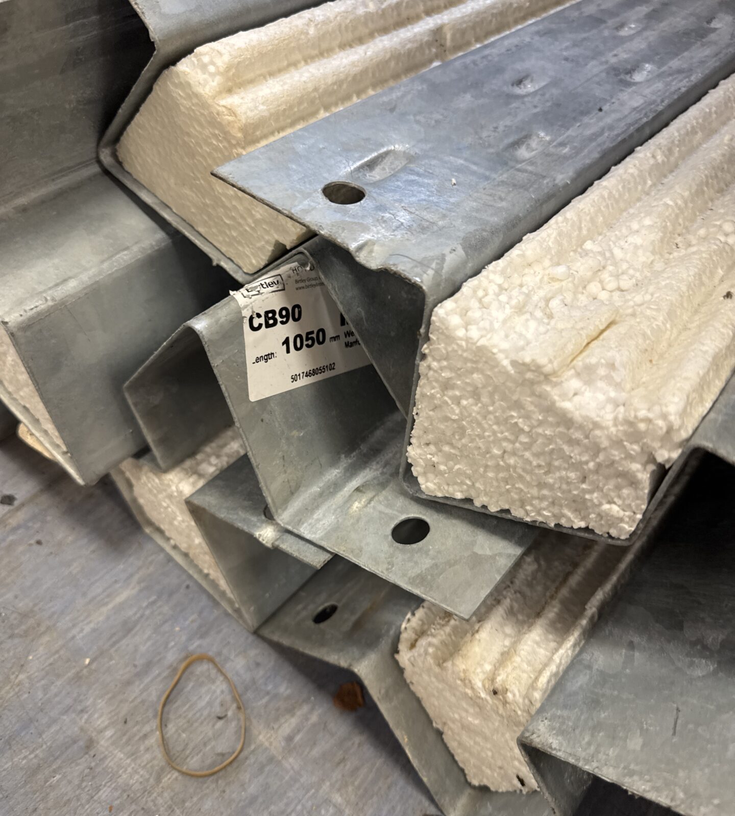 Six lintels 1050mm length - Image 2
