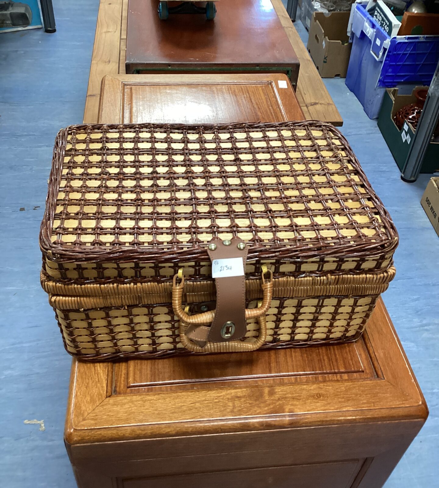 Wicker picnic basket - Image 2