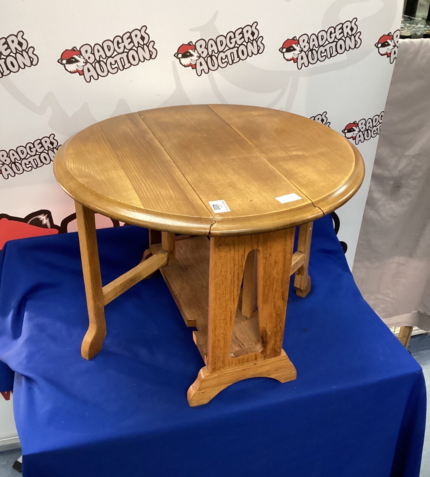 Small oak gate leg table - Image 2