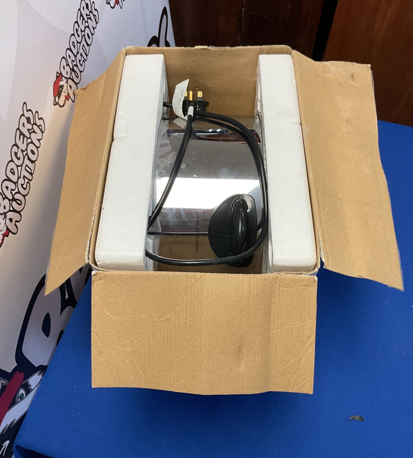 Boxed Morphy Richards slow cooker - Image 2