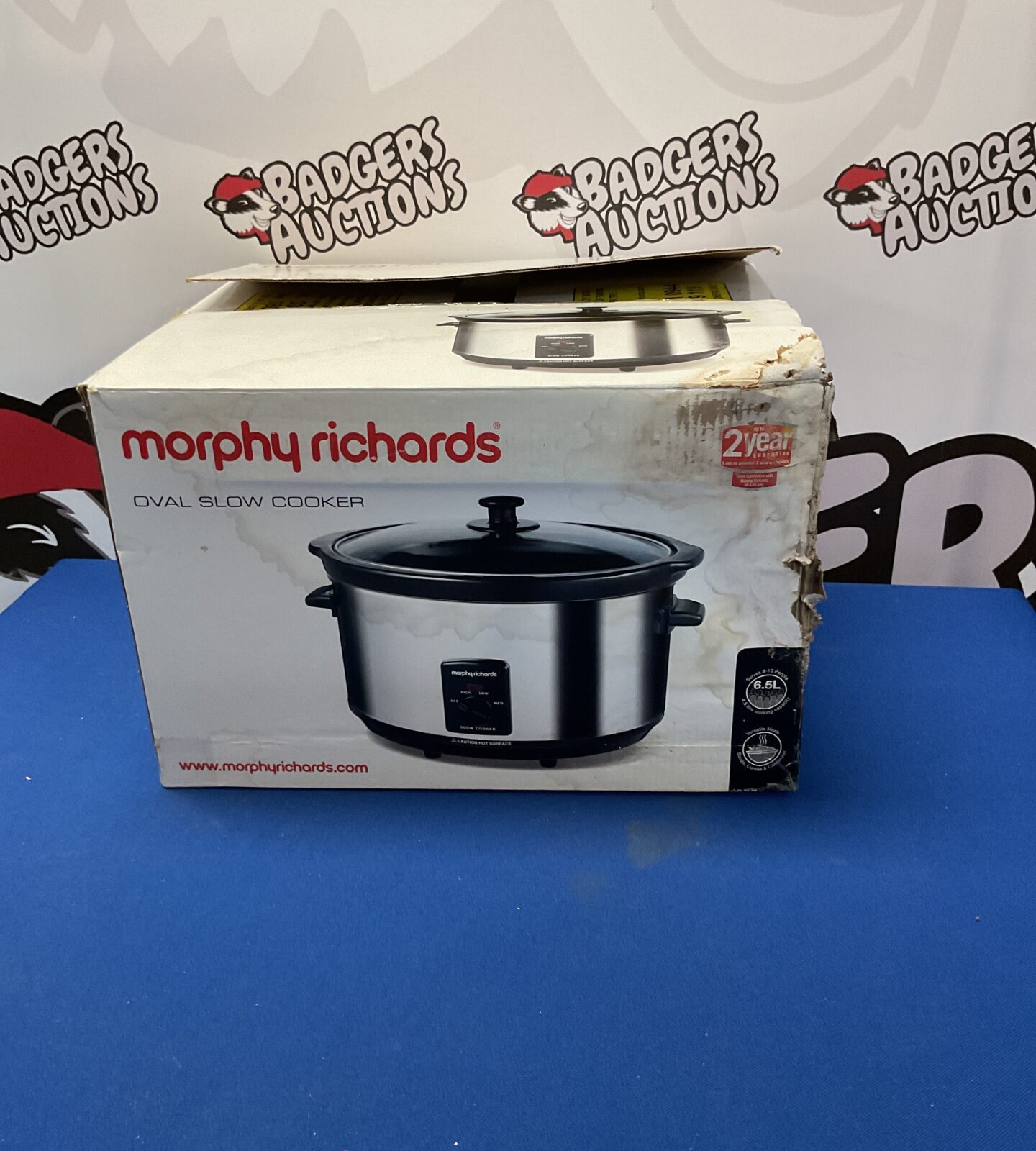 Boxed Morphy Richards oval slow cooker