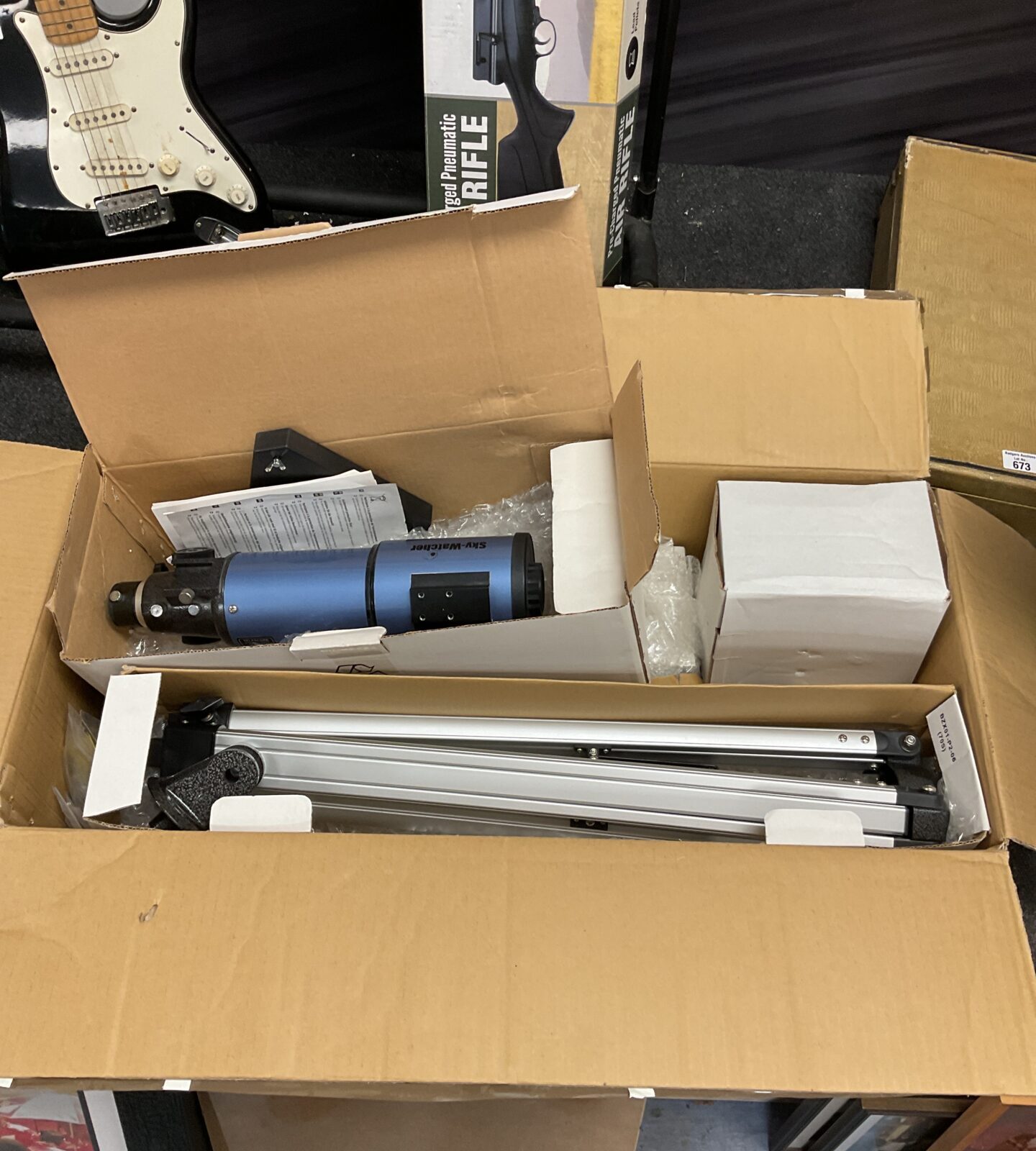 Skywatcher telescope set with tripod & motorized head