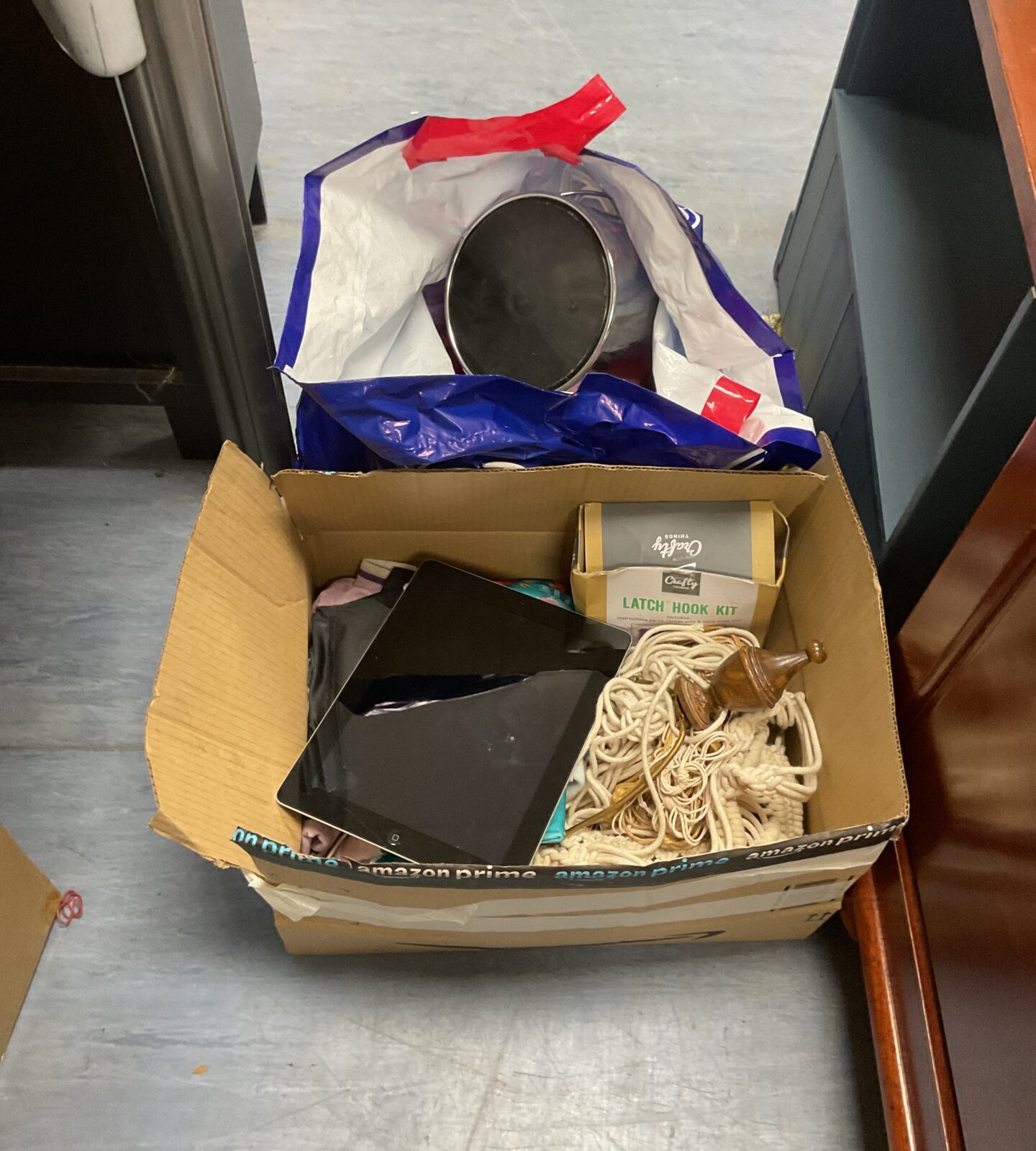 Box amd bag of mixed items inc kitchenware and apple ipad model A1458