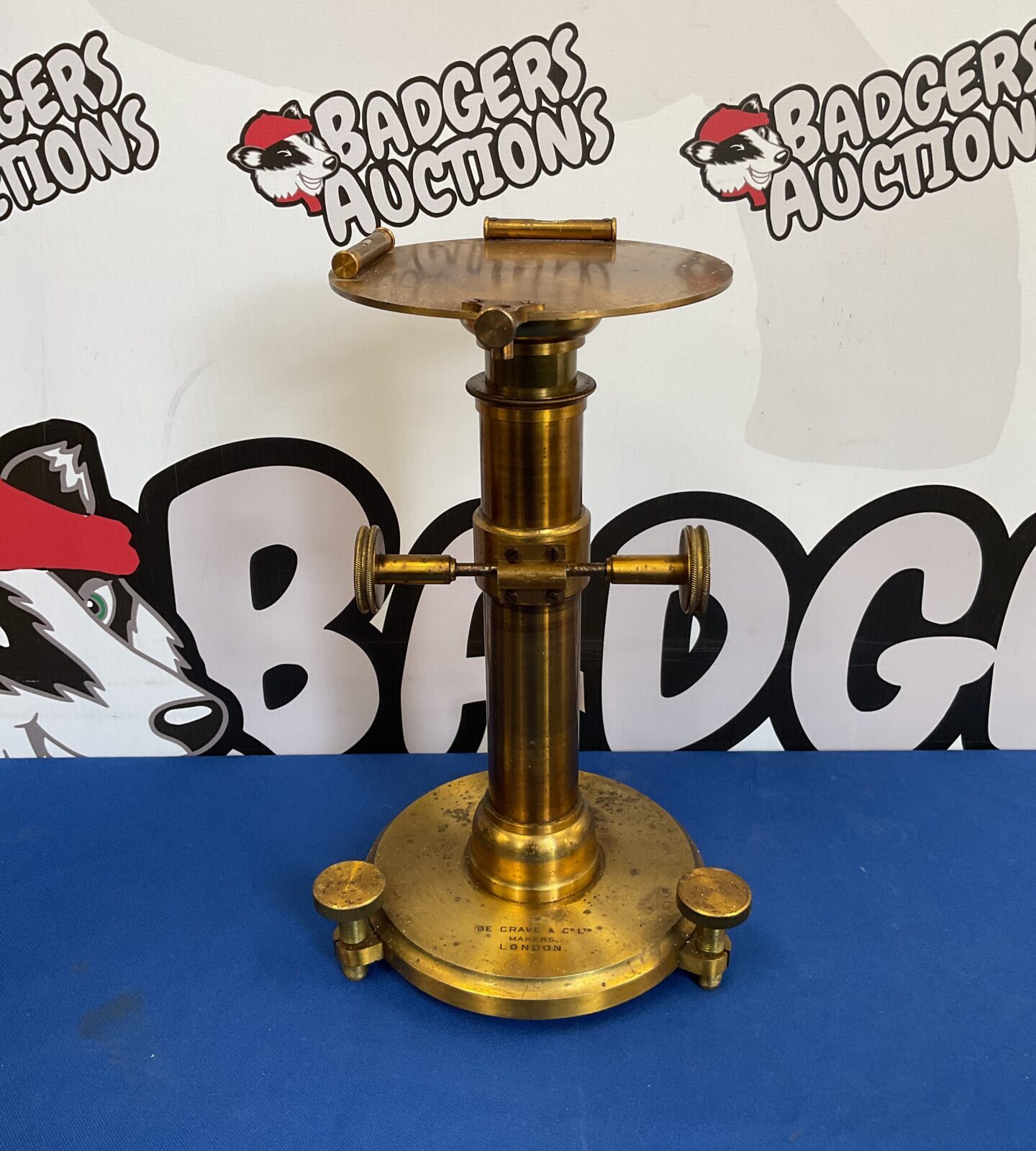 1765-1799 de grave & co limited brass balance scales stand