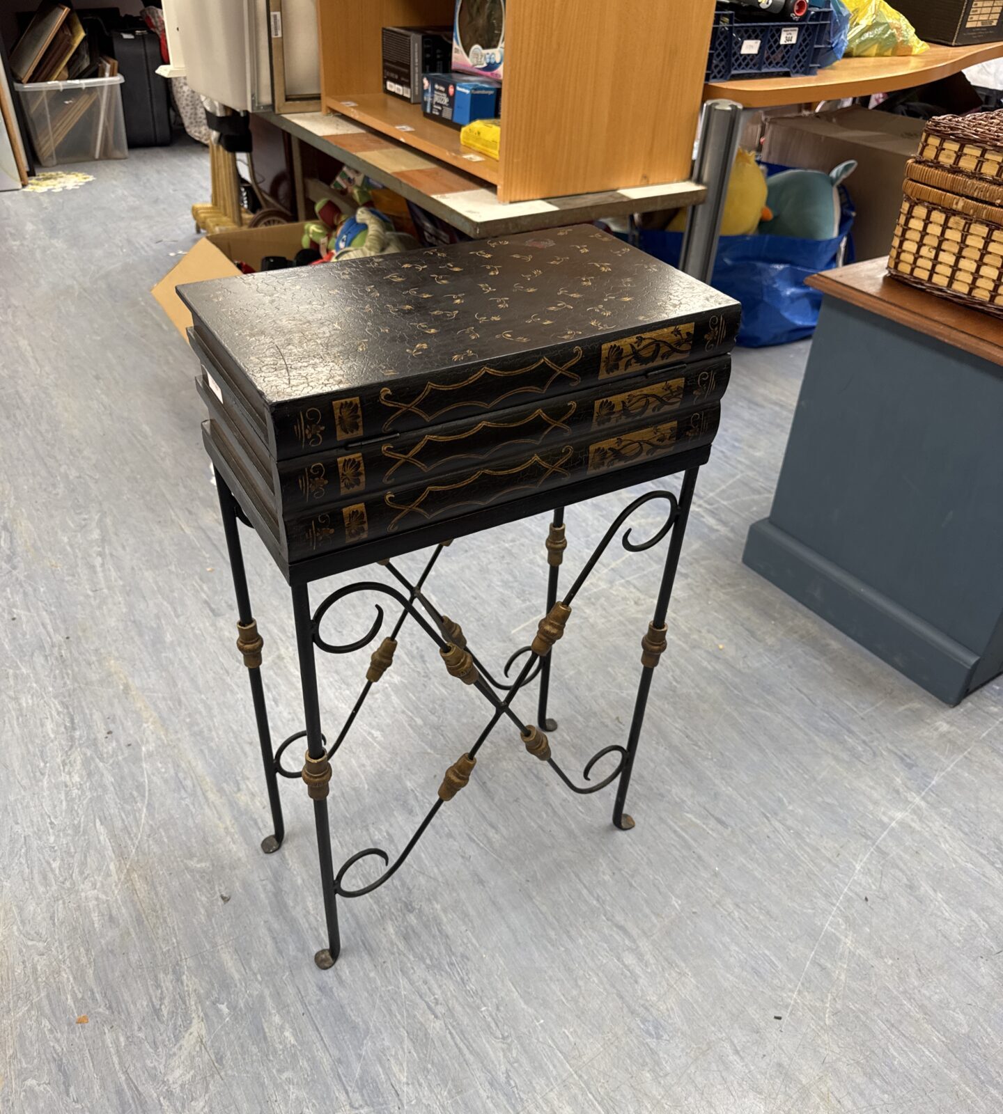 Small vintage wrought iron book case style table - Image 3