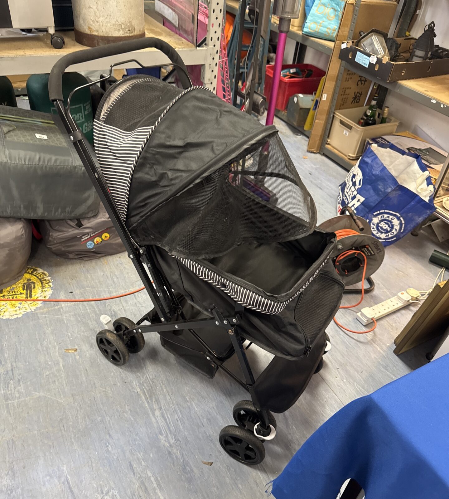 Pawhut Small pet walking pushchair