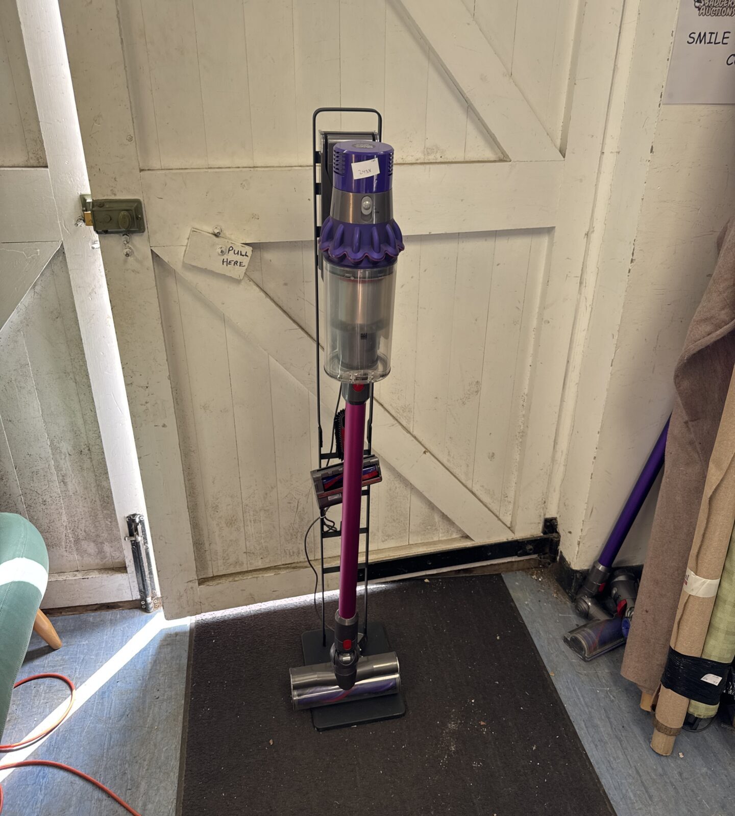 Dyson cordless hoover with charger, attachments & custom floor standing stand - working and in good condition