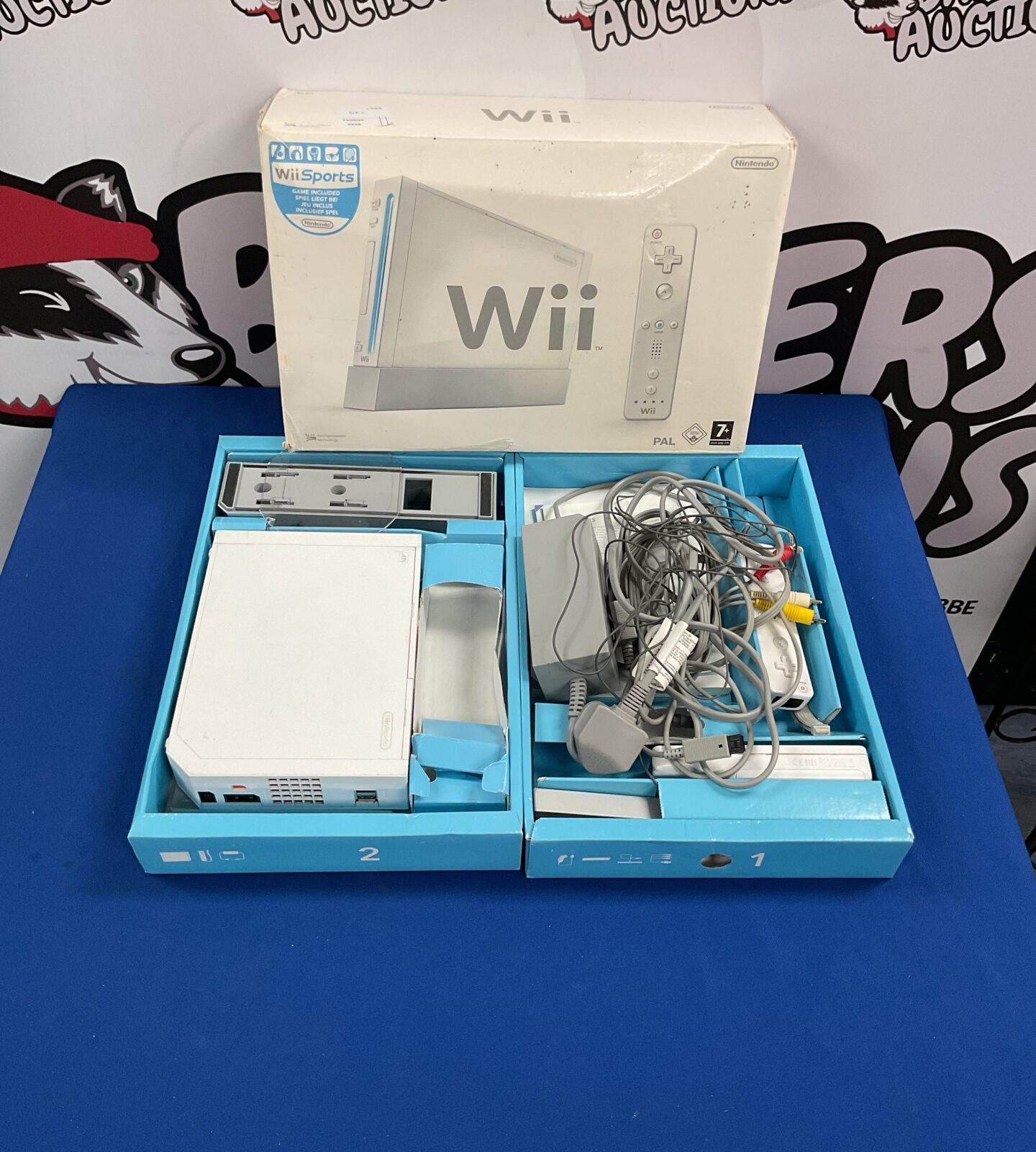Nintendo wii white console boxed