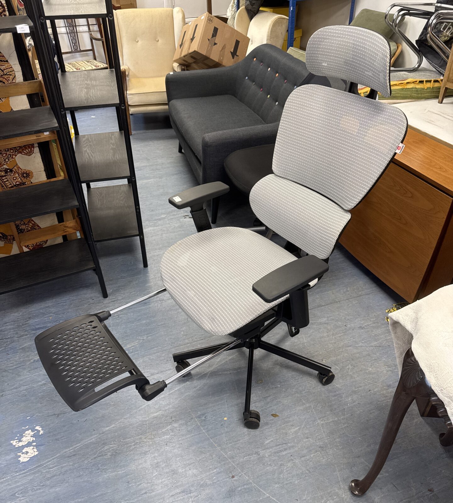 Blisswood office chair with extending leg rest