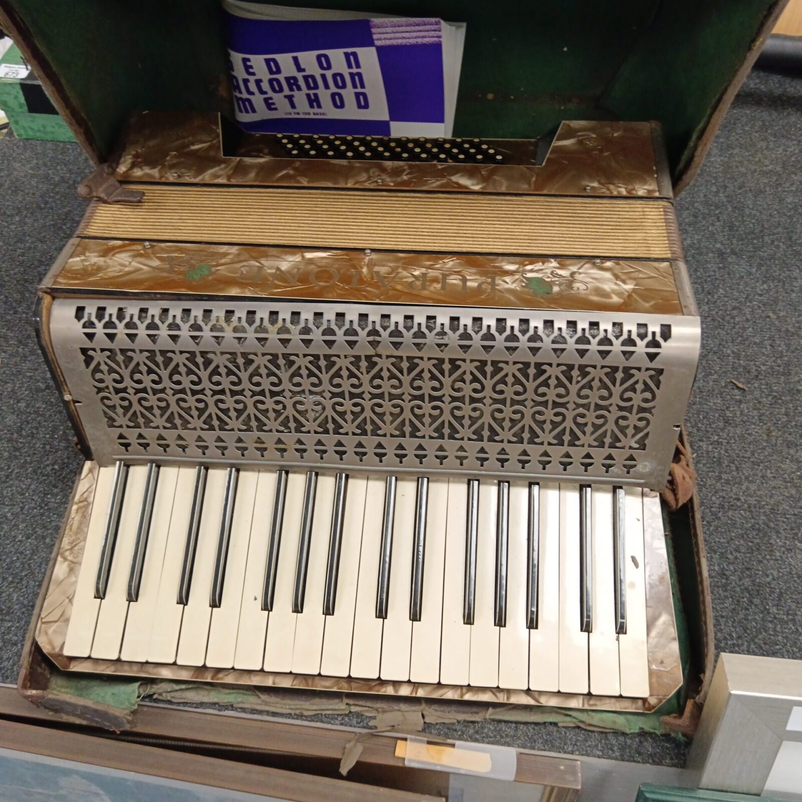 Vintage puratone accordion needs tlc