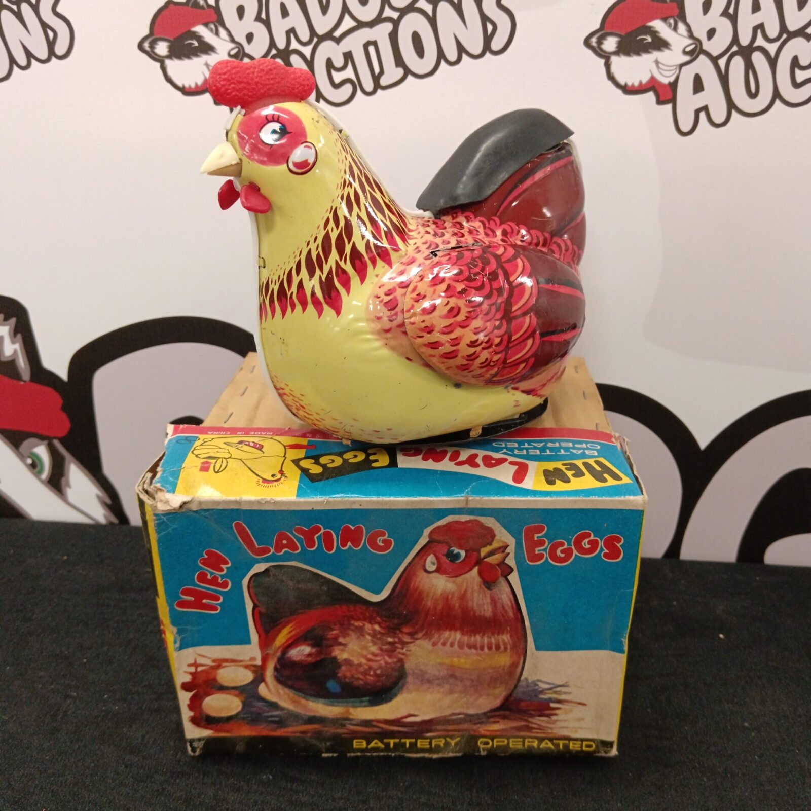 Vintage hen laying eggs tin plate toy boxed
