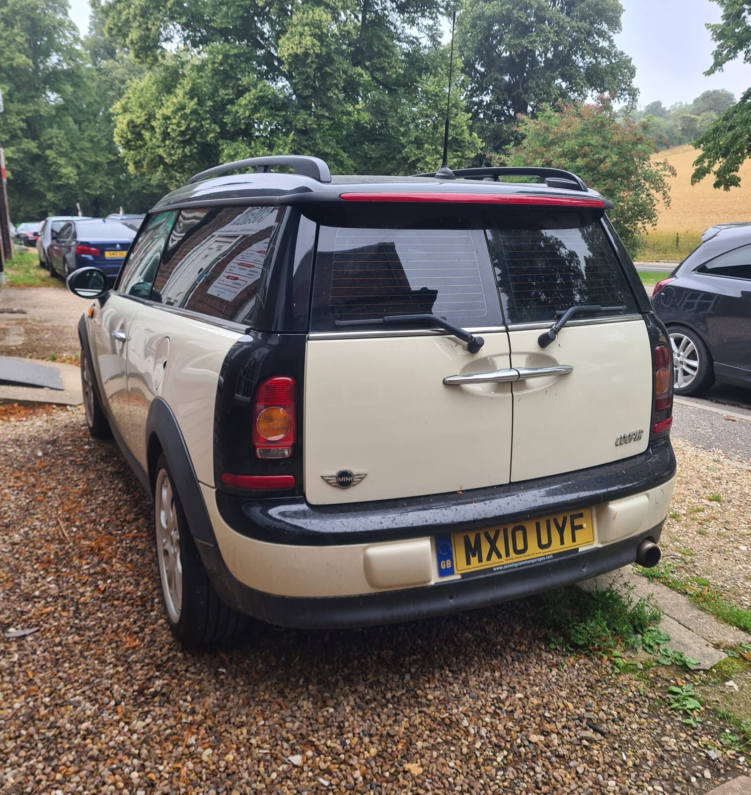 2010 Mini Cooper Clubman, 102k miles, mot expires 2nd sept. With keys and logbook - Image 2
