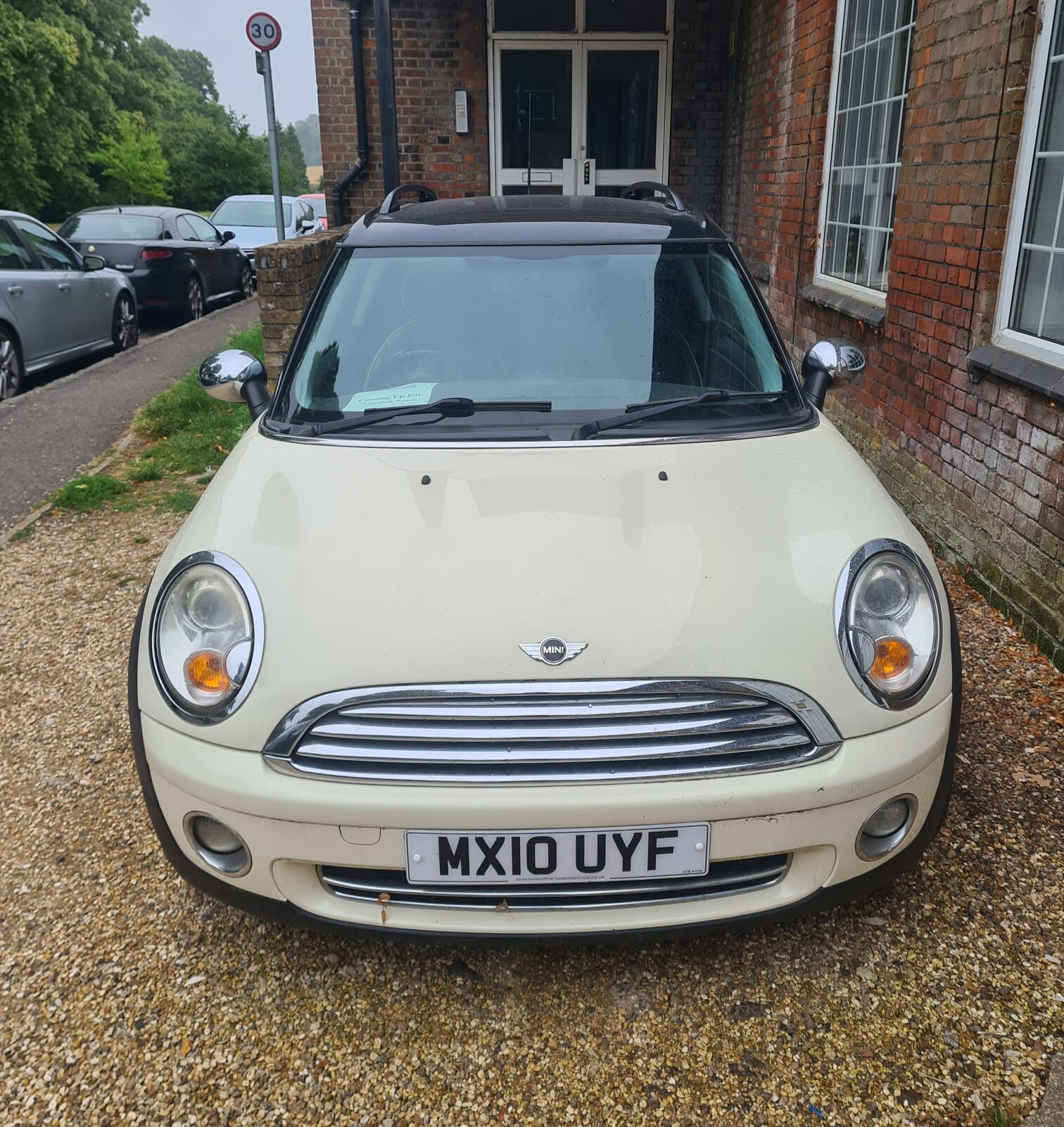 2010 Mini Cooper Clubman, 102k miles, mot expires 2nd sept. With keys and logbook - Image 3