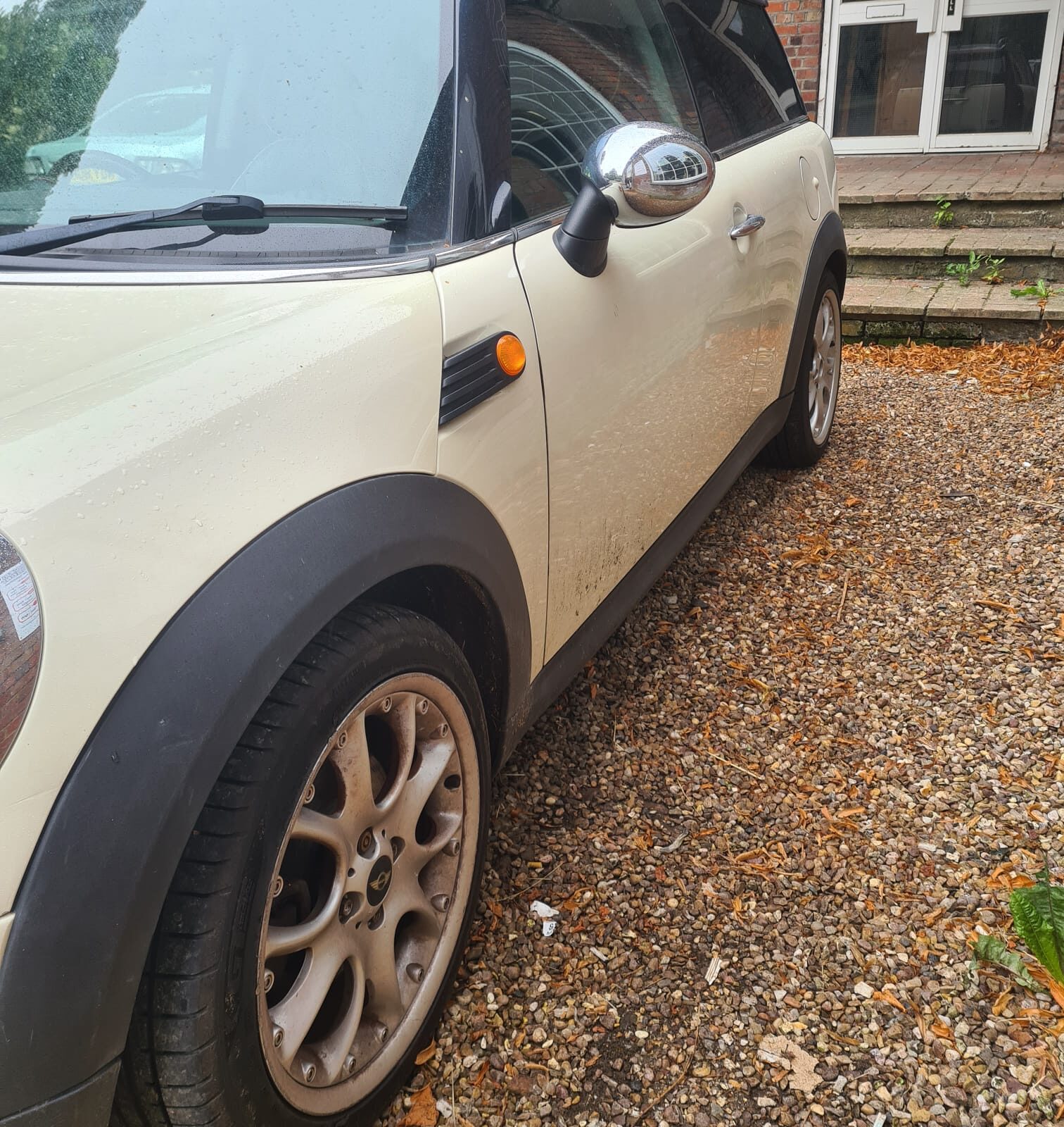 2010 Mini Cooper Clubman, 102k miles, mot expires 2nd sept. With keys and logbook - Image 6