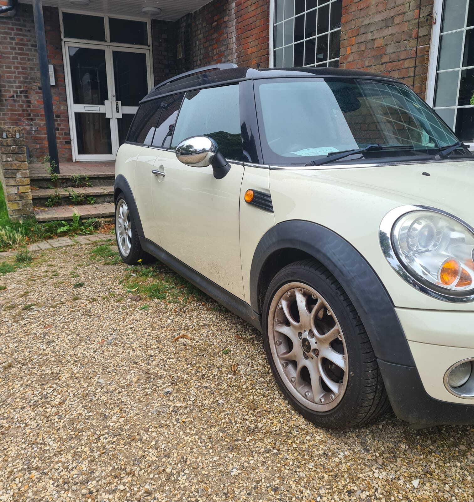 2010 Mini Cooper Clubman, 102k miles, mot expires 2nd sept. With keys and logbook - Image 5
