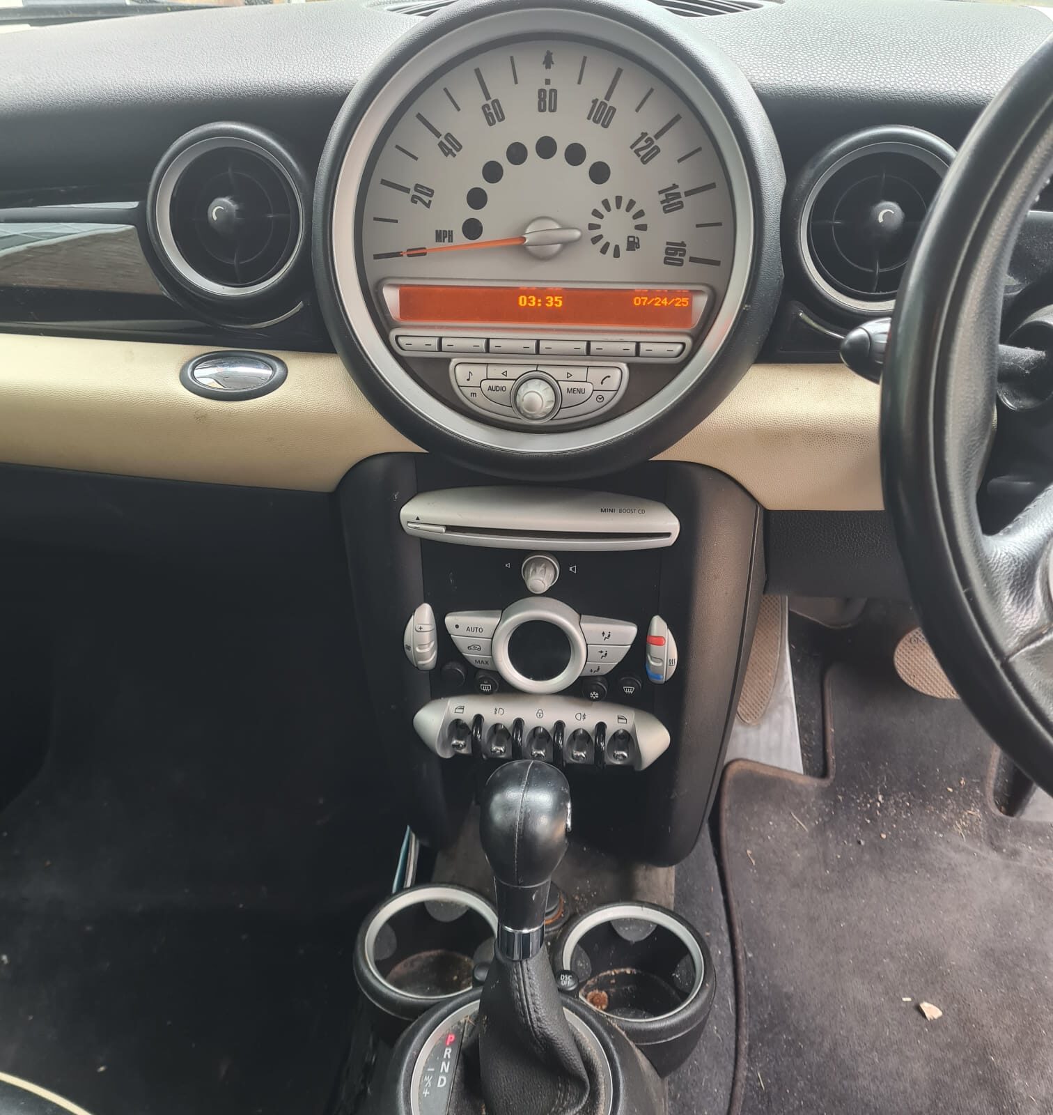 2010 Mini Cooper Clubman, 102k miles, mot expires 2nd sept. With keys and logbook - Image 13