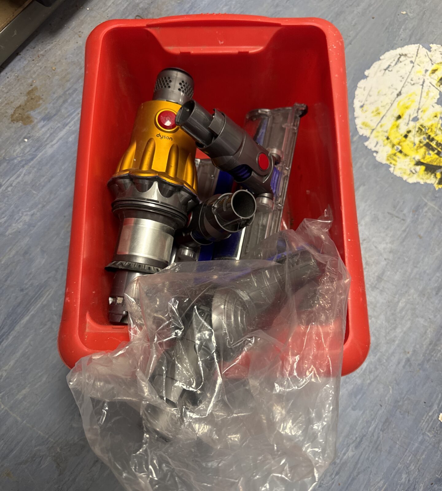 Dyson cordless hoover body only (untested) with four head attachments