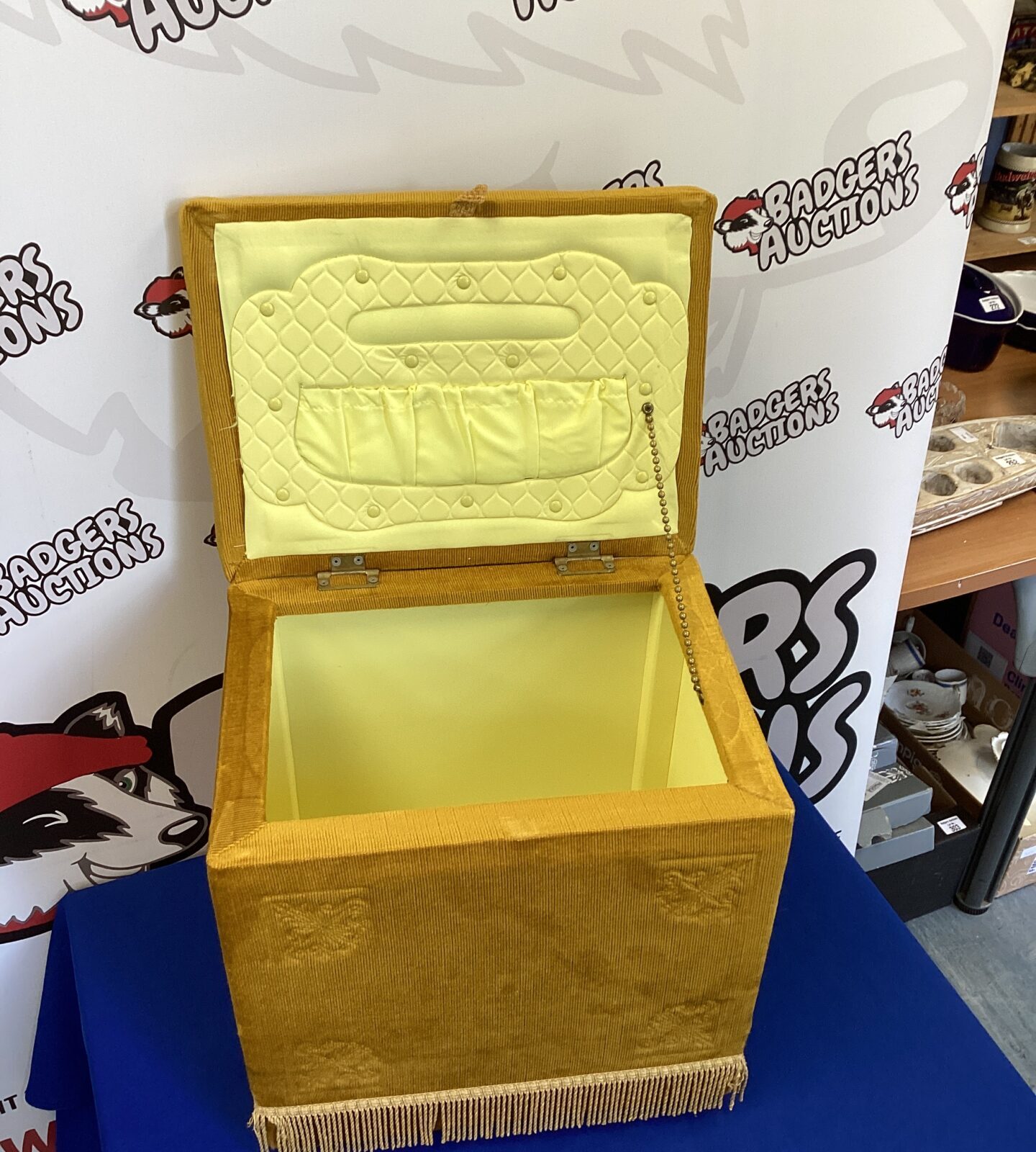 Vintage Buffet/Sewing Box - Image 2