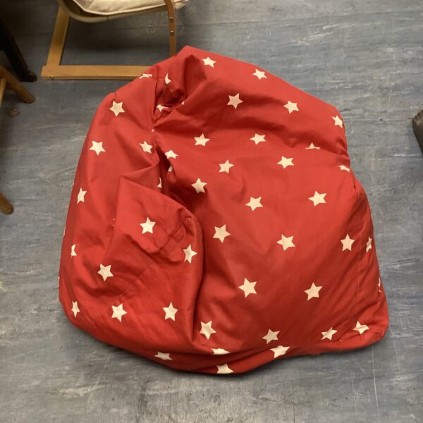 Red with star pattern bean bag